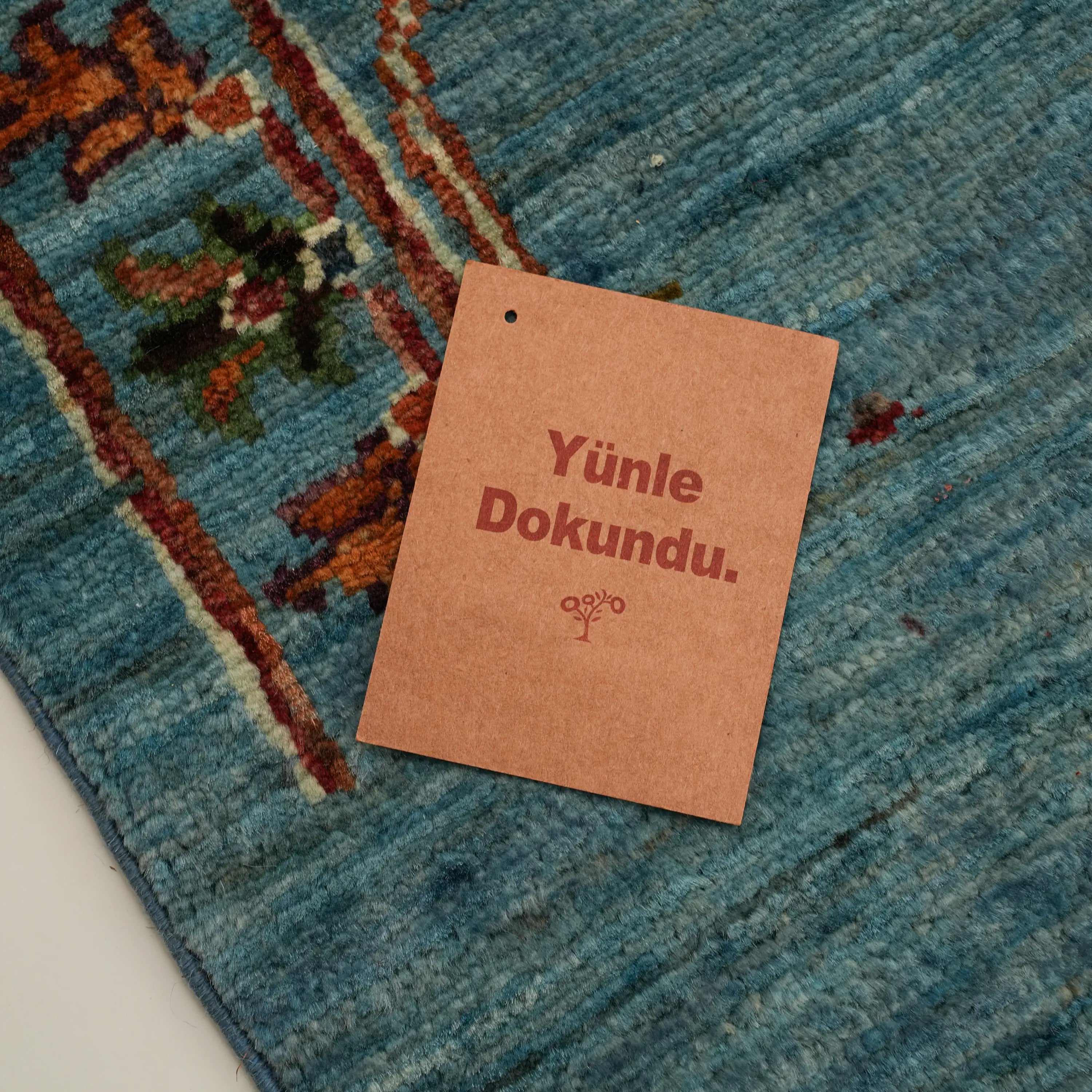 Şahzade Serisi El Dokuma Uşak Desenli Turkuaz Yün Halı