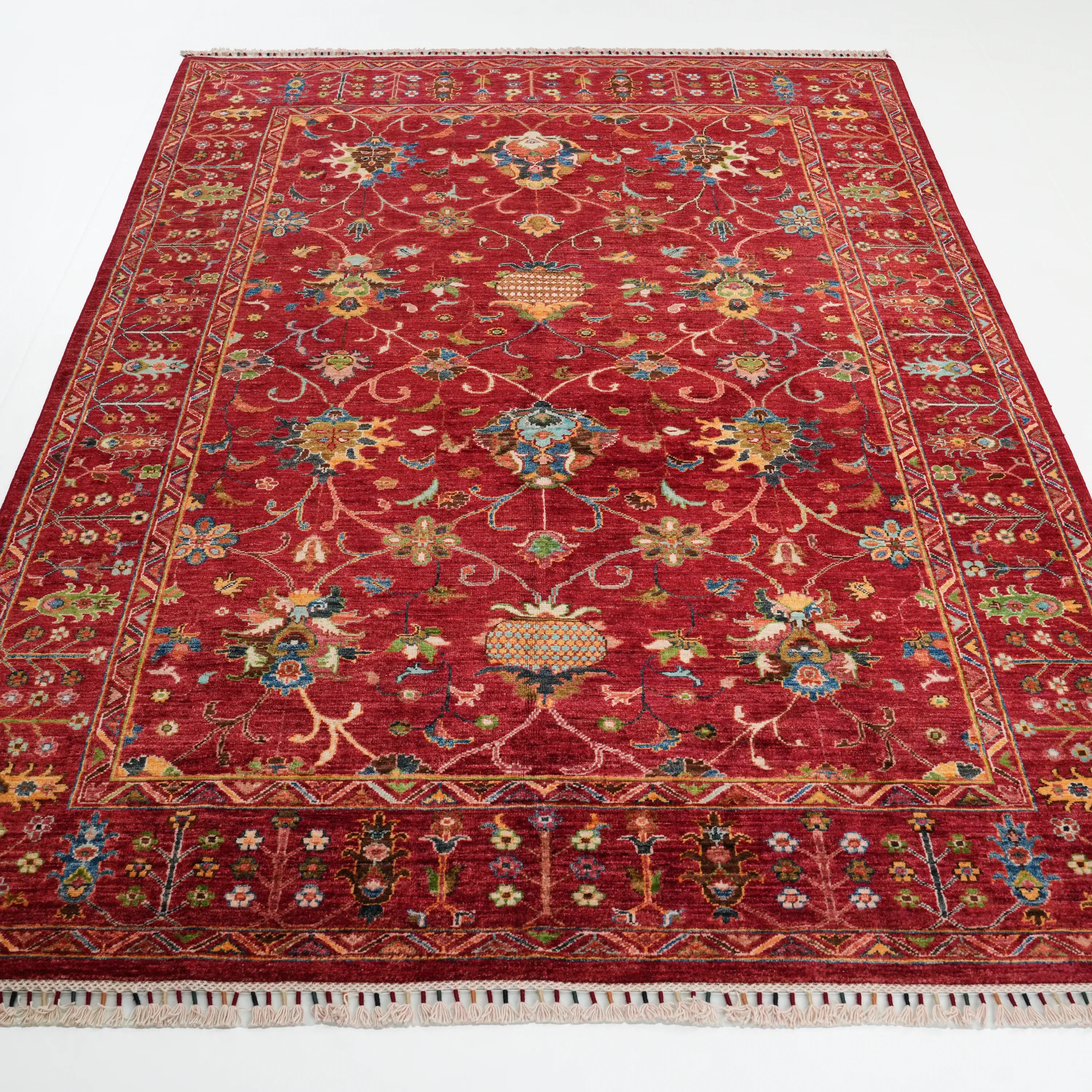 Şahzade Serisi El Dokuma Uşak Desenli Yün Kırmızı Halı