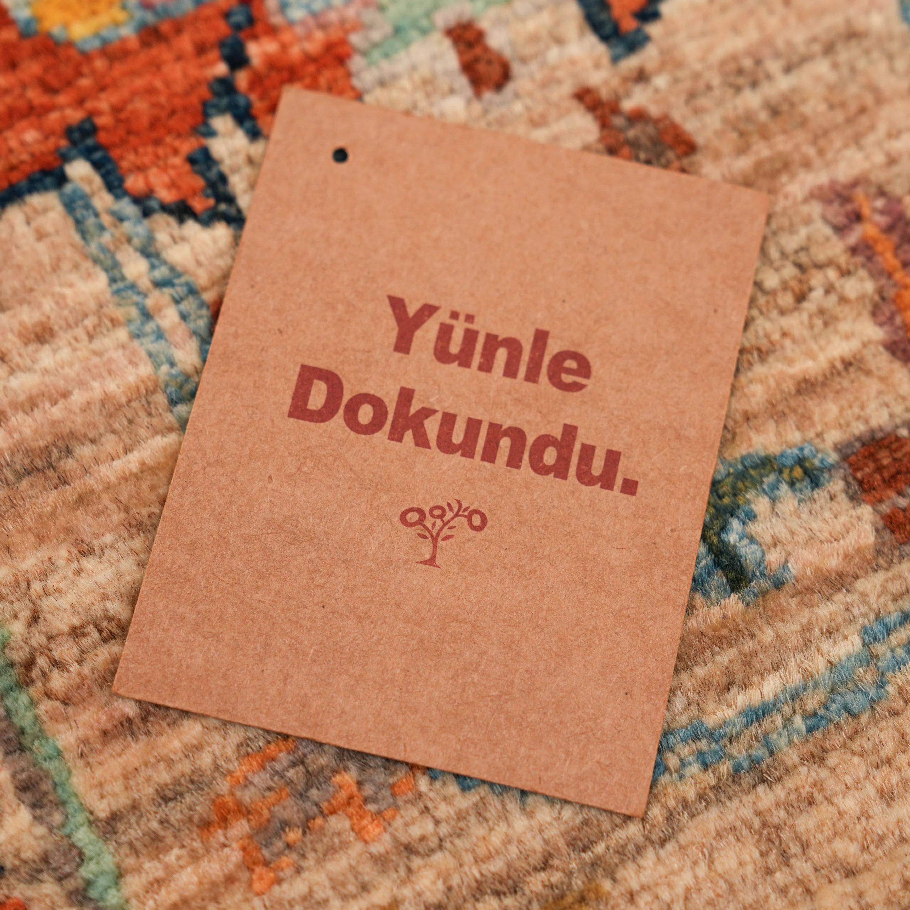 Şahzade Serisi El Dokuma Uşak Desenli Yün Vizon Halı