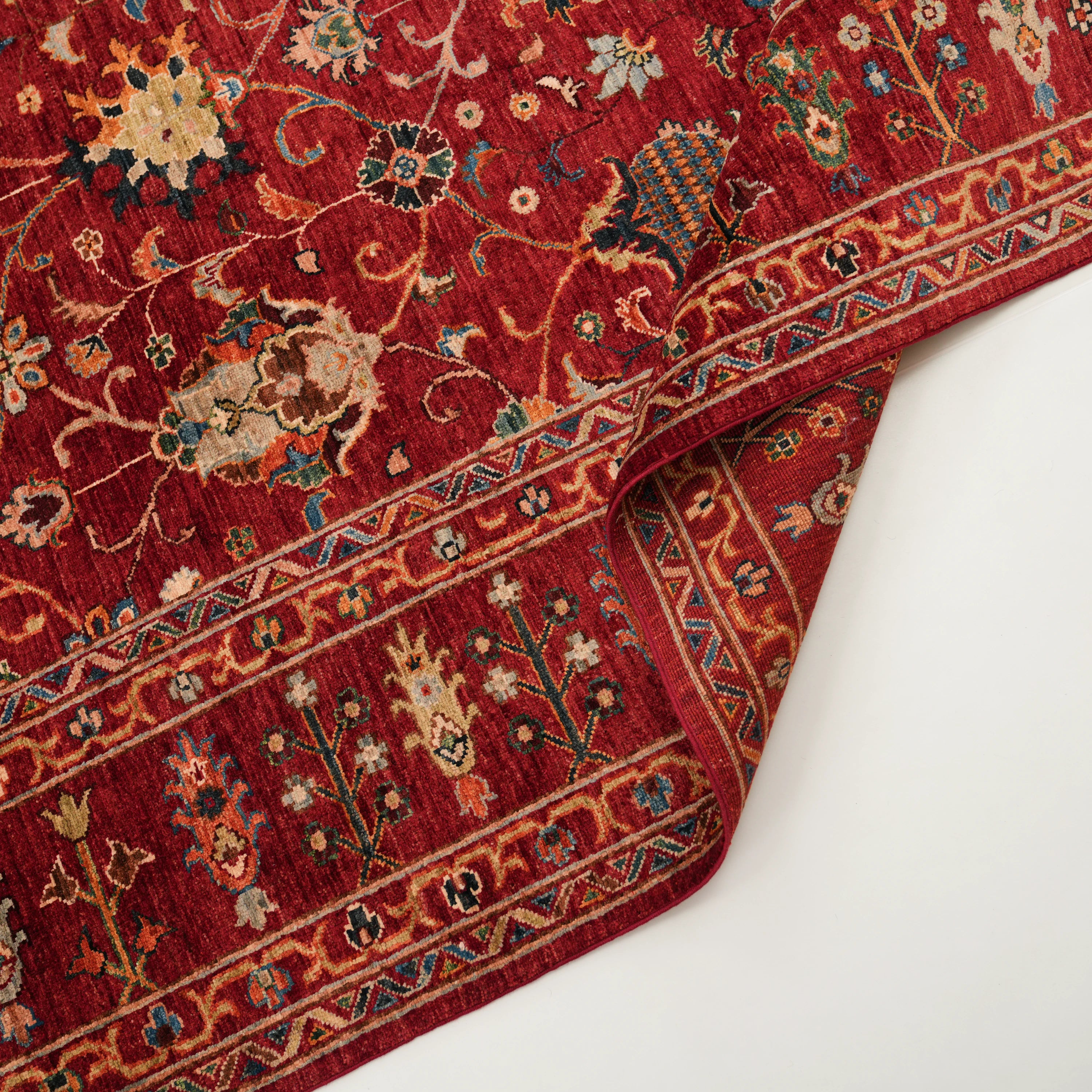 Şahzade Series Handwoven Wool Uşak Pattern Red Rug