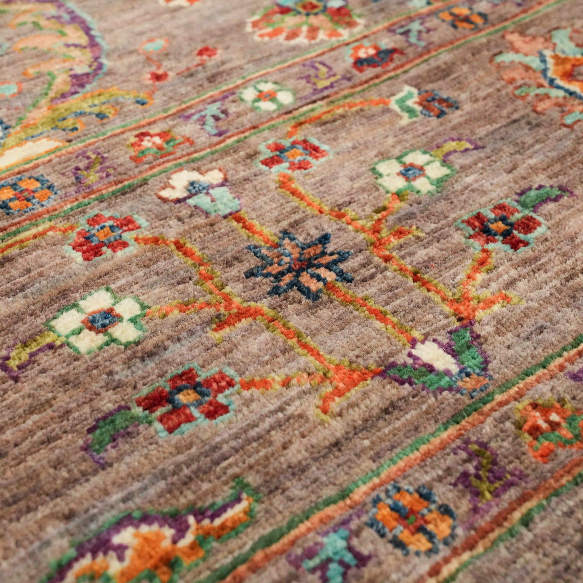 Şahzade Serisi El Dokuma Anadolu Desenli Vizon Halı