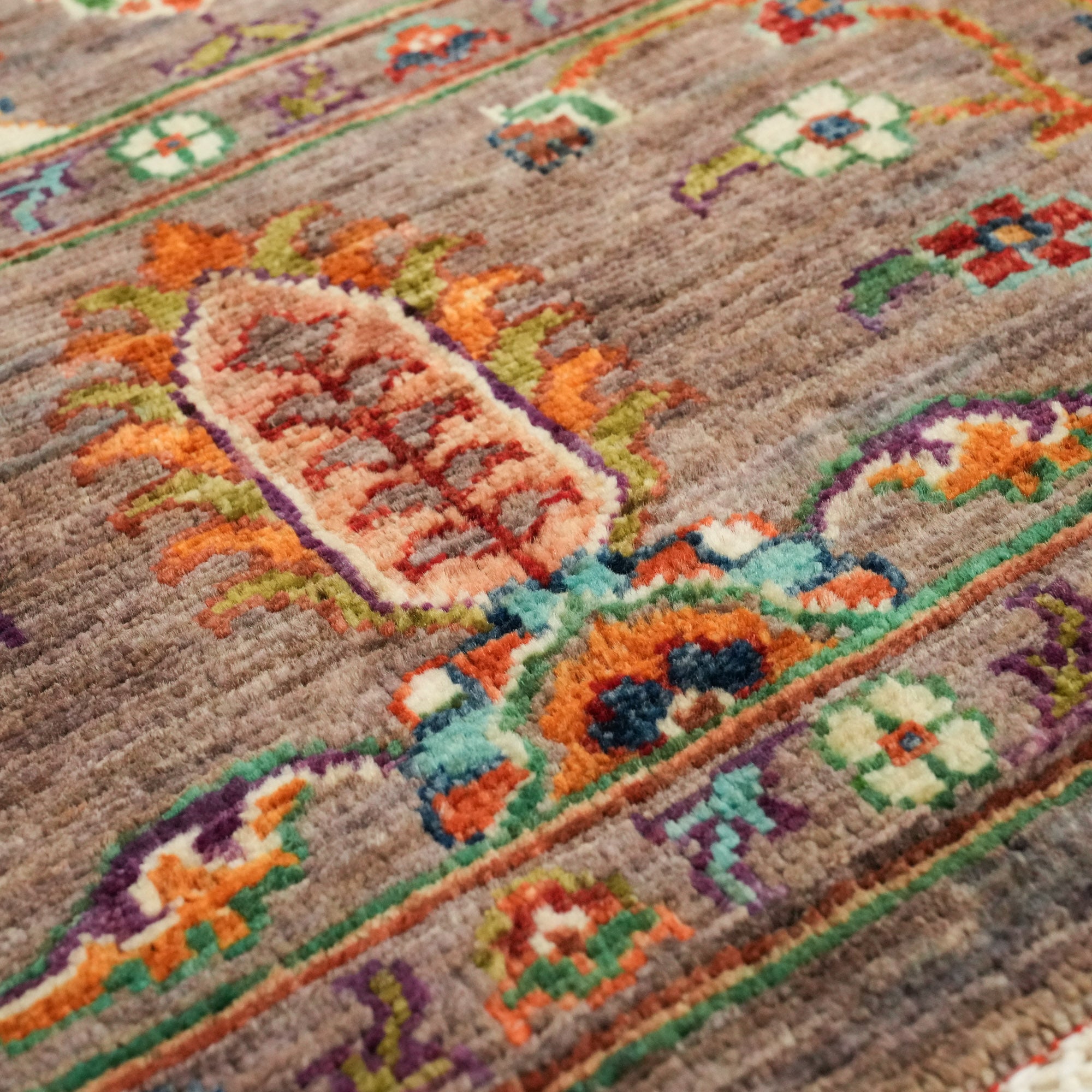 Şahzade Serisi El Dokuma Anadolu Desenli Vizon Halı