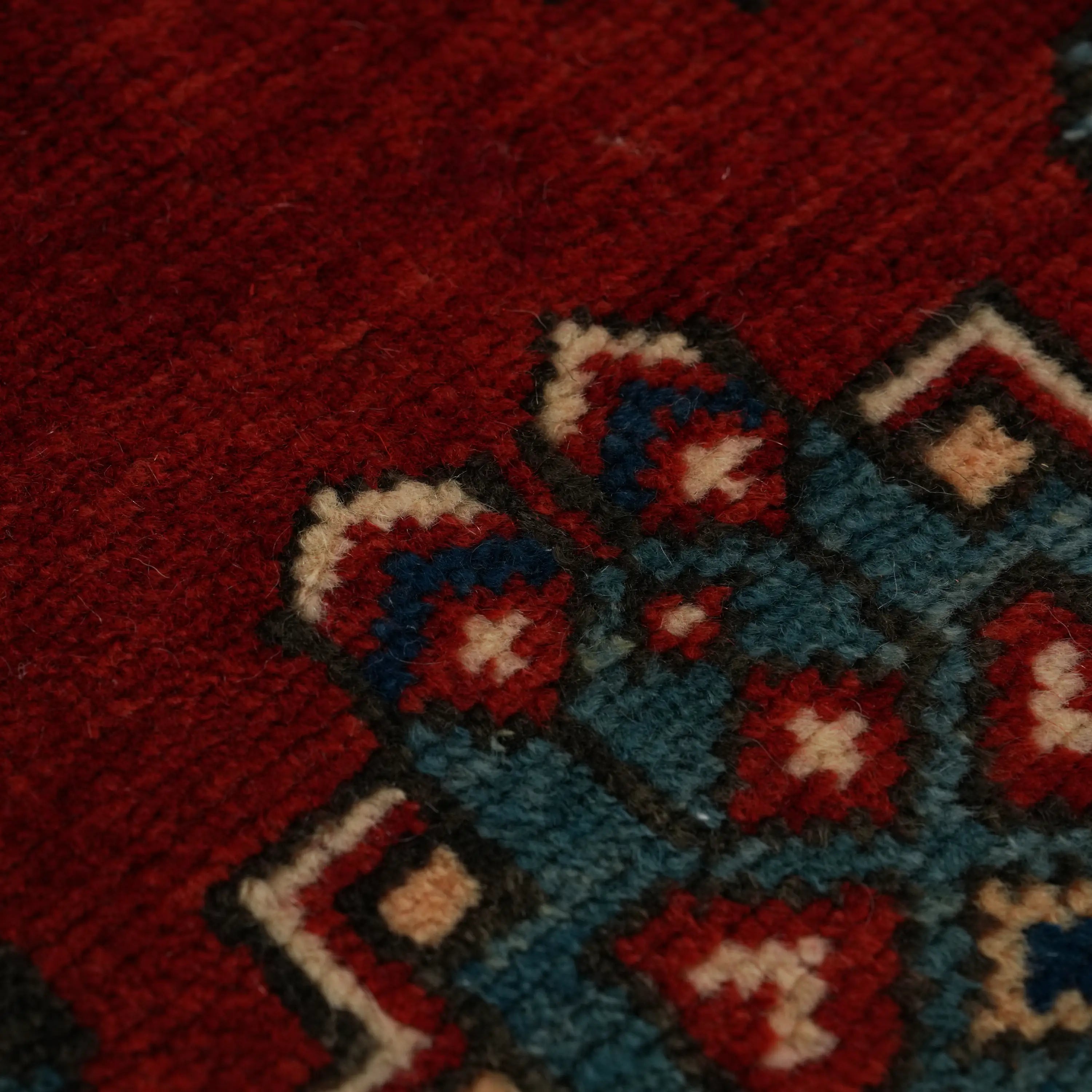 Seccade Desenli Kırmızı Kök Boyalı Kirmen Köy Dokuma Ayvacık Halısı