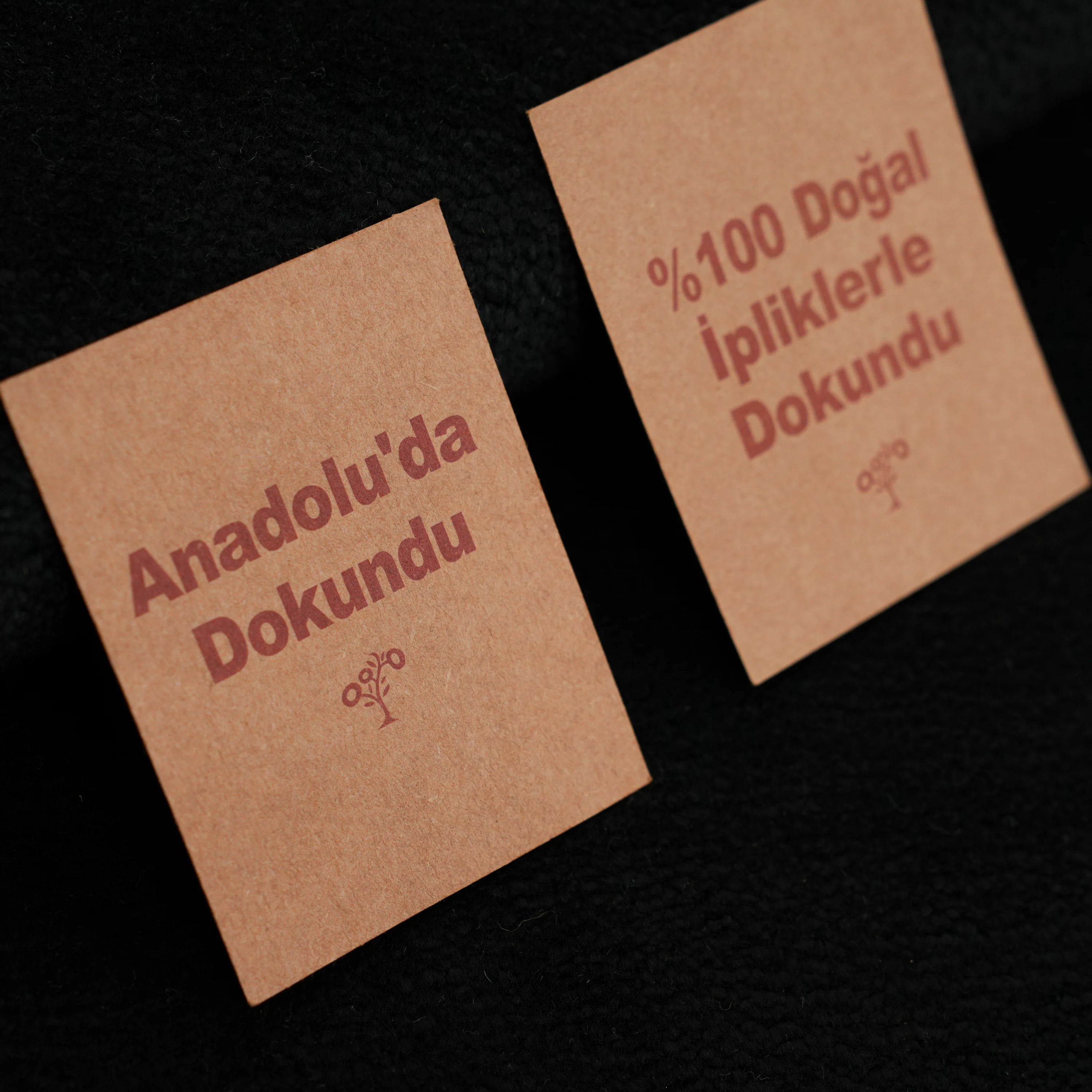 Sekoya Serisi Sade Desenli Siyah Tencel Tezgah Dokuma Yuvarlak Halı