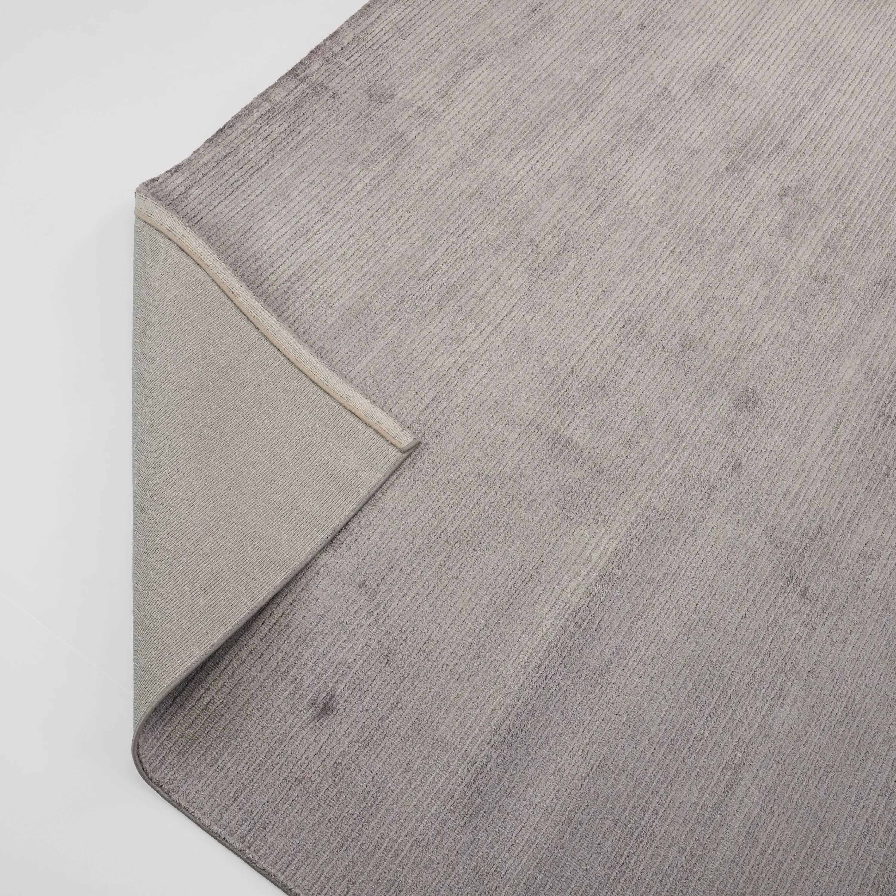 Sotf Line Series Striped Design Machine Woven Carpet