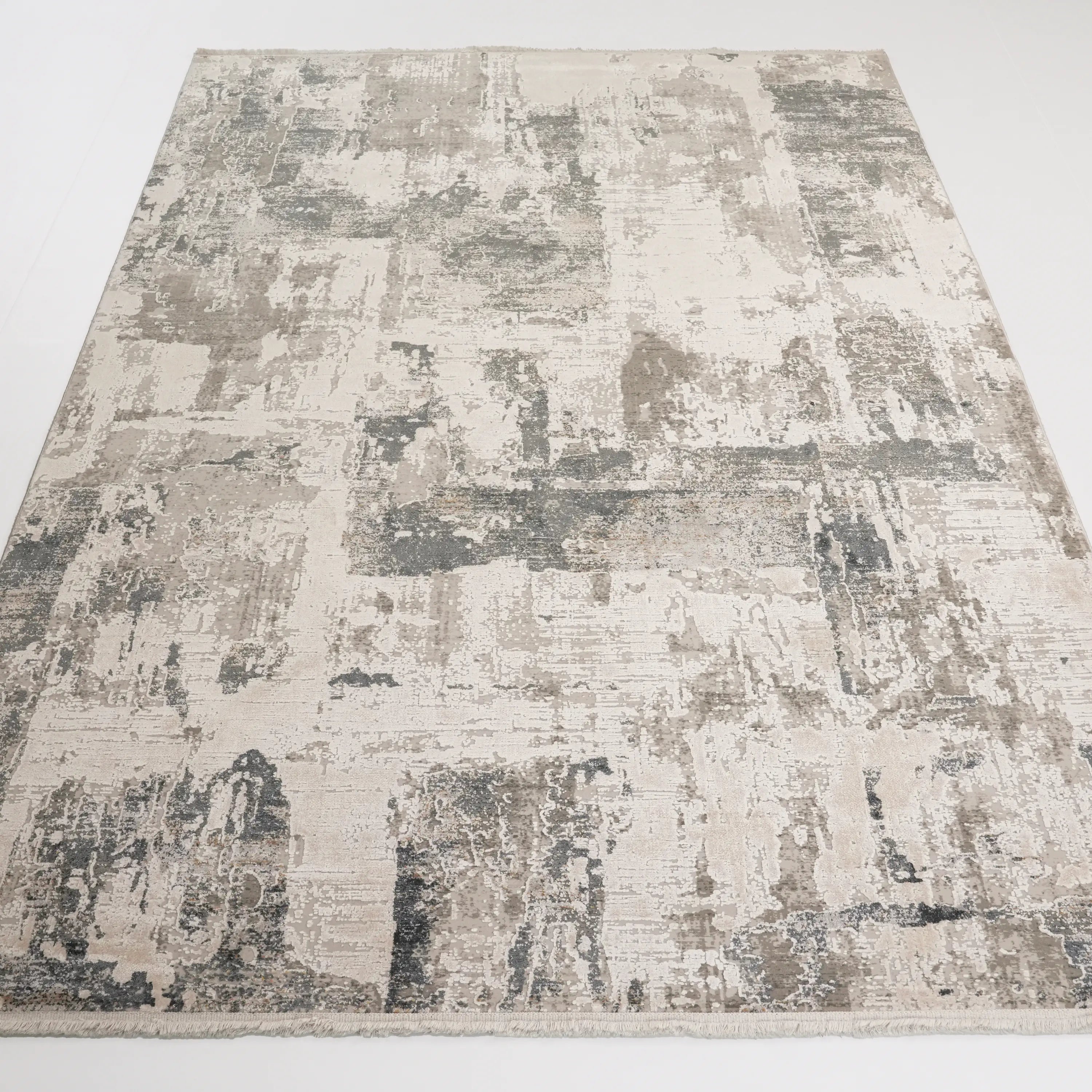 Soyut Desenli Gri Viskon Halı