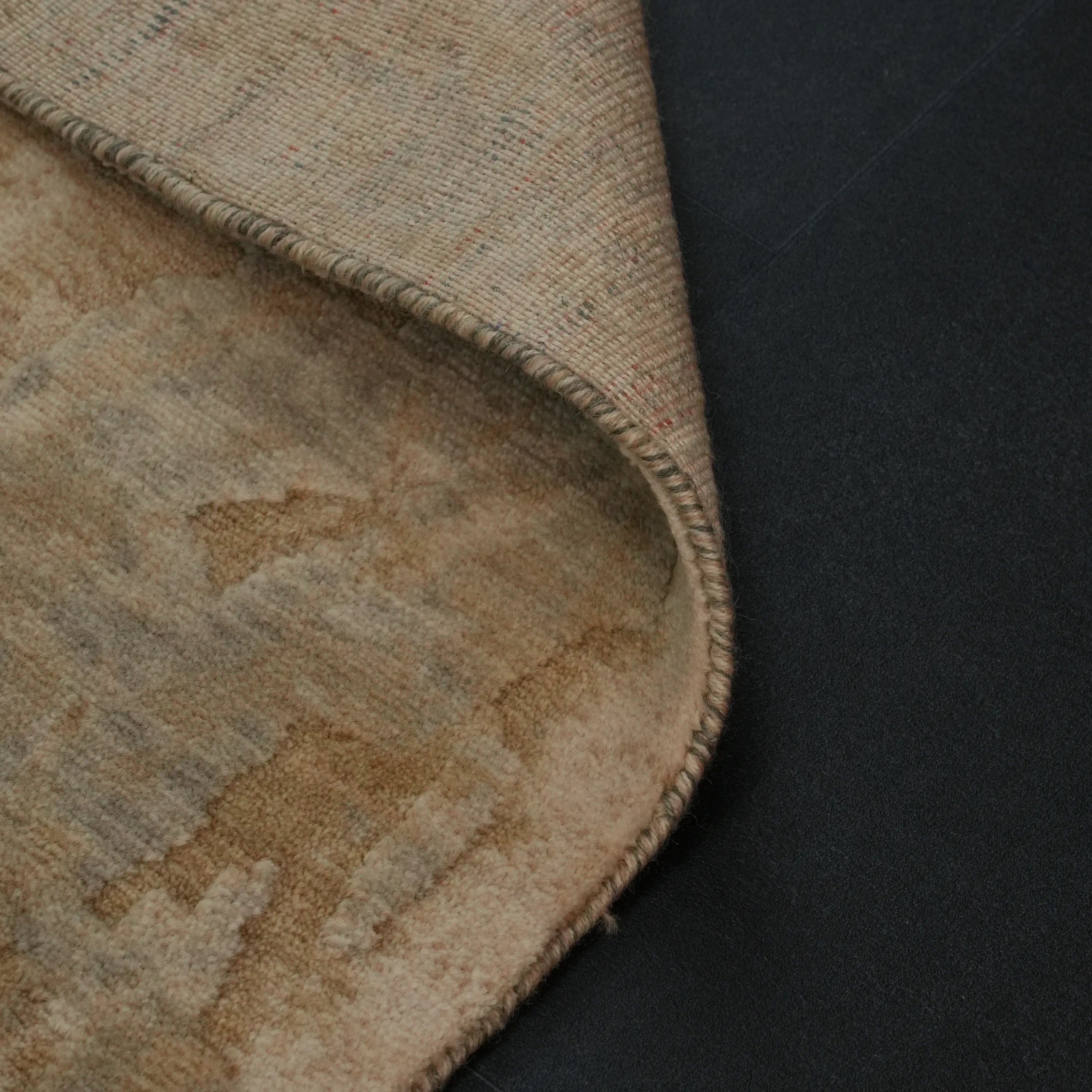 Soyut Desenli Krem Modern Yün Tezgah Dokuma Halı