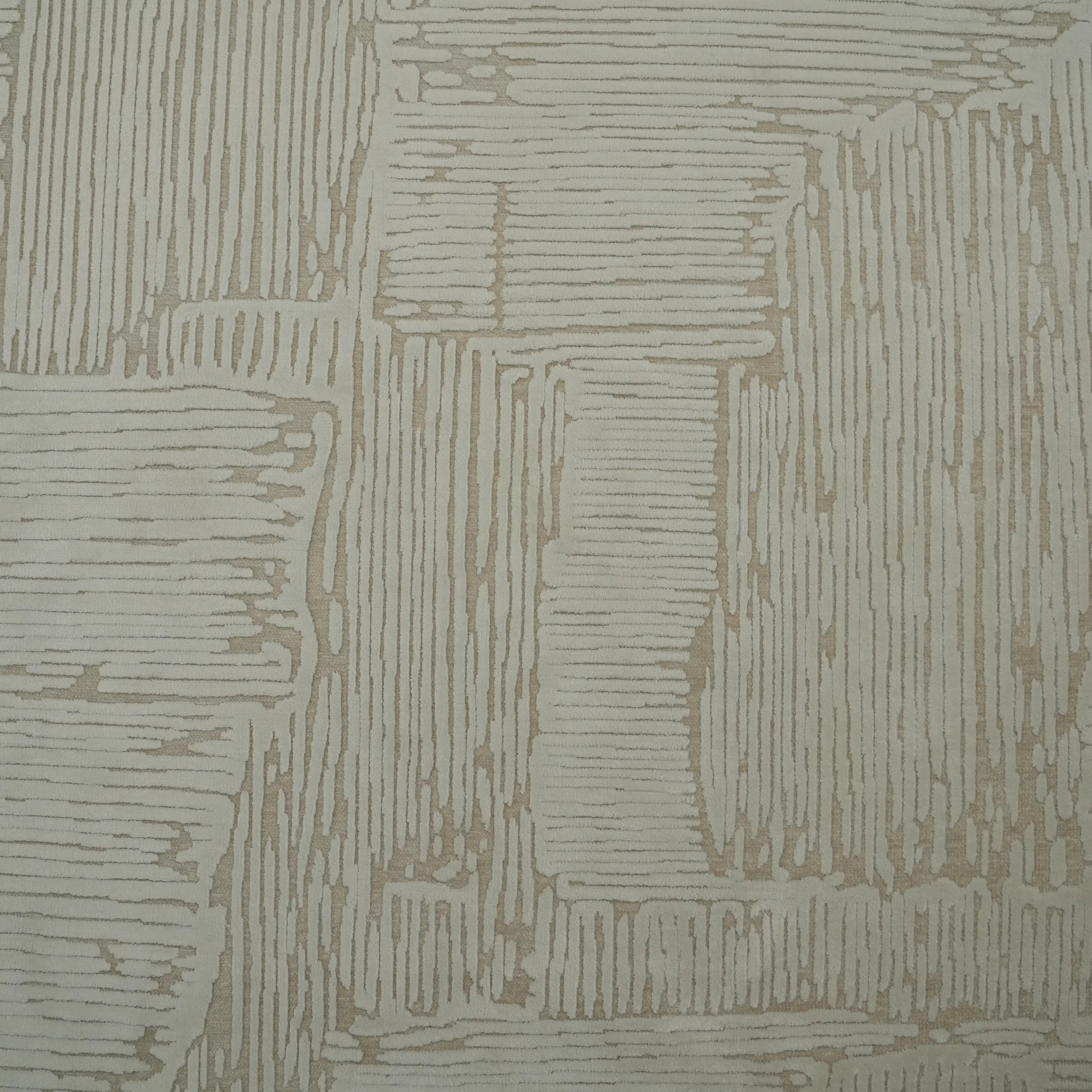 Soyut Desenli Krem Viskon Halı