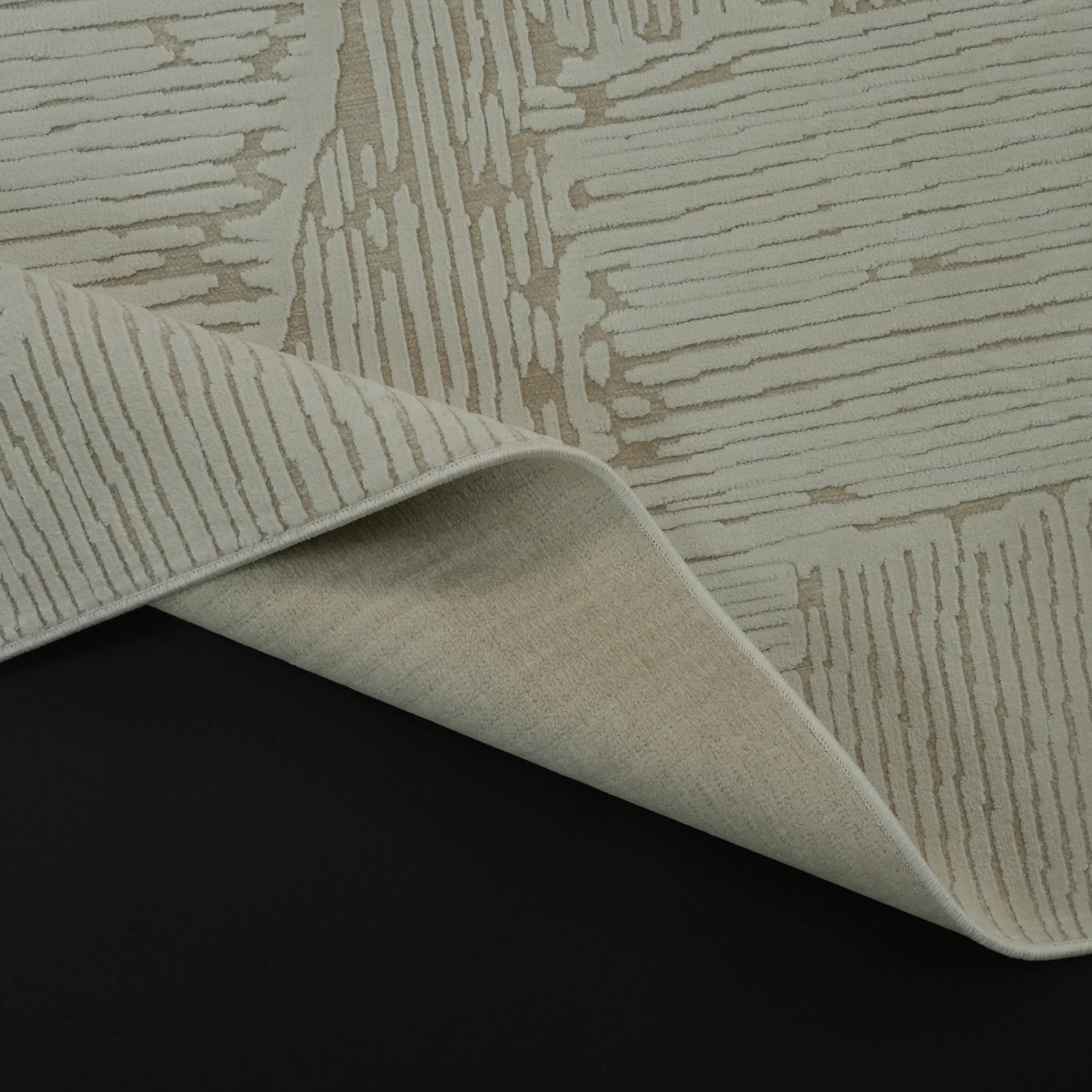 Soyut Desenli Krem Viskon Halı