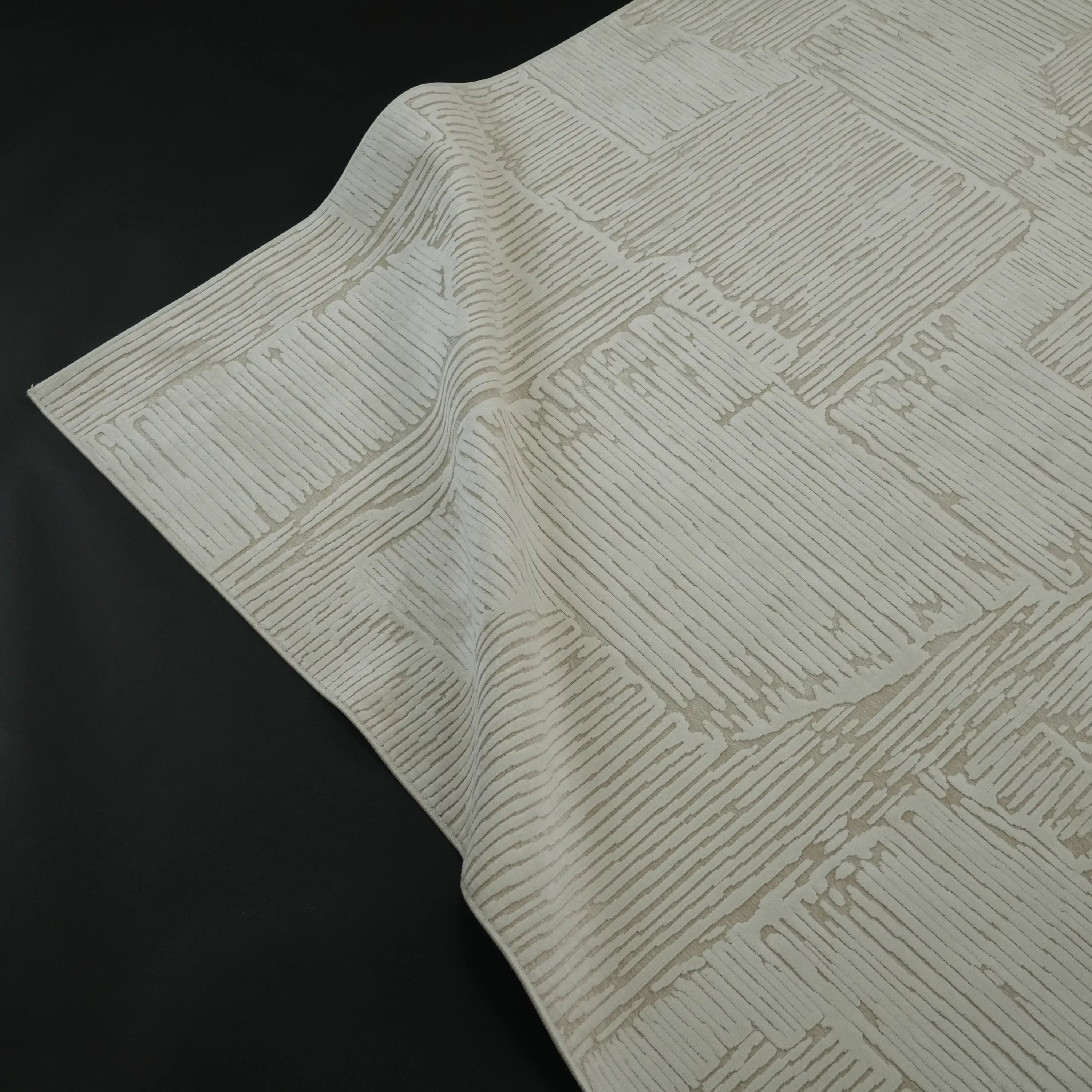 Soyut Desenli Krem Viskon Halı