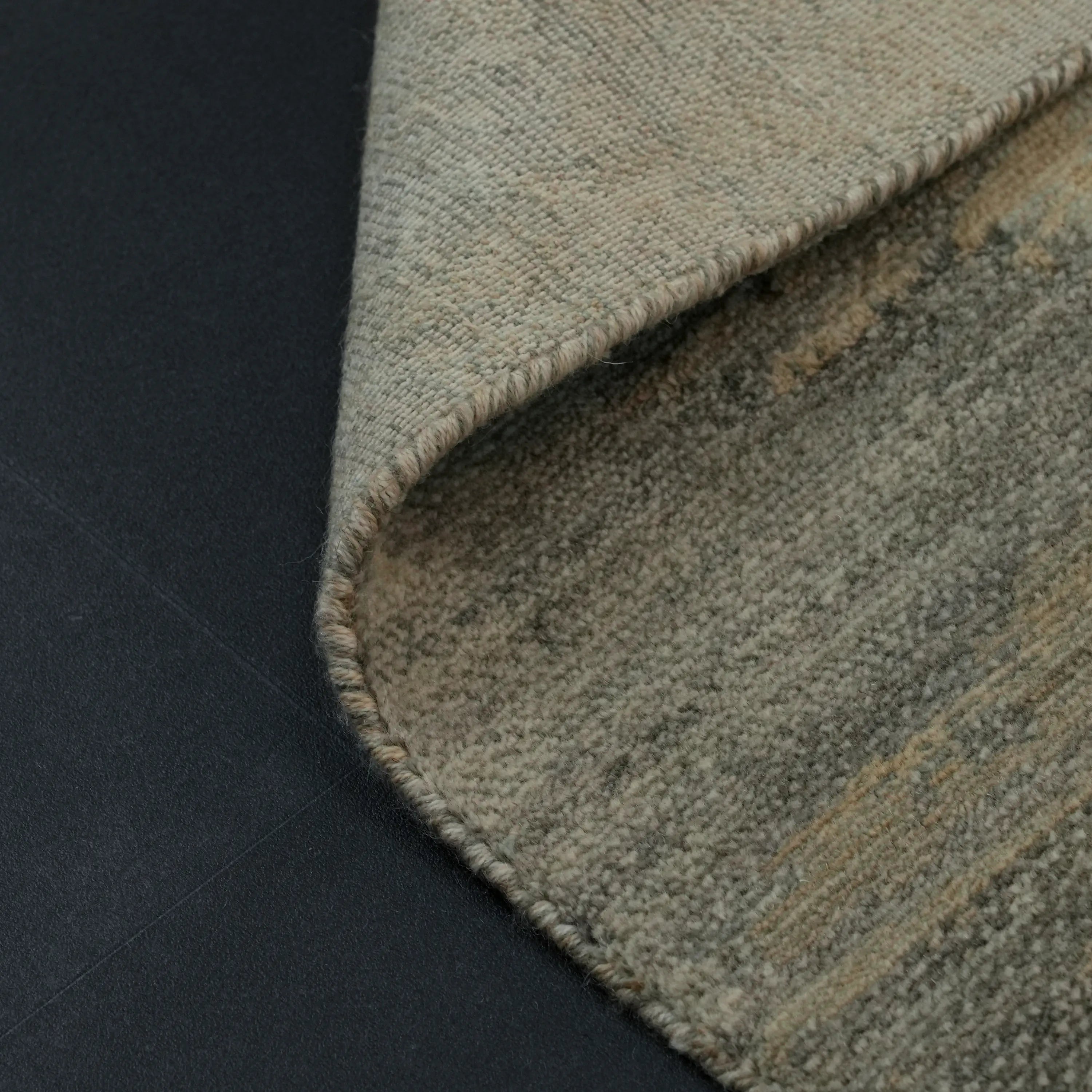 Soyut Desenli Krem Yün Modern Tezgah Dokuma Halı