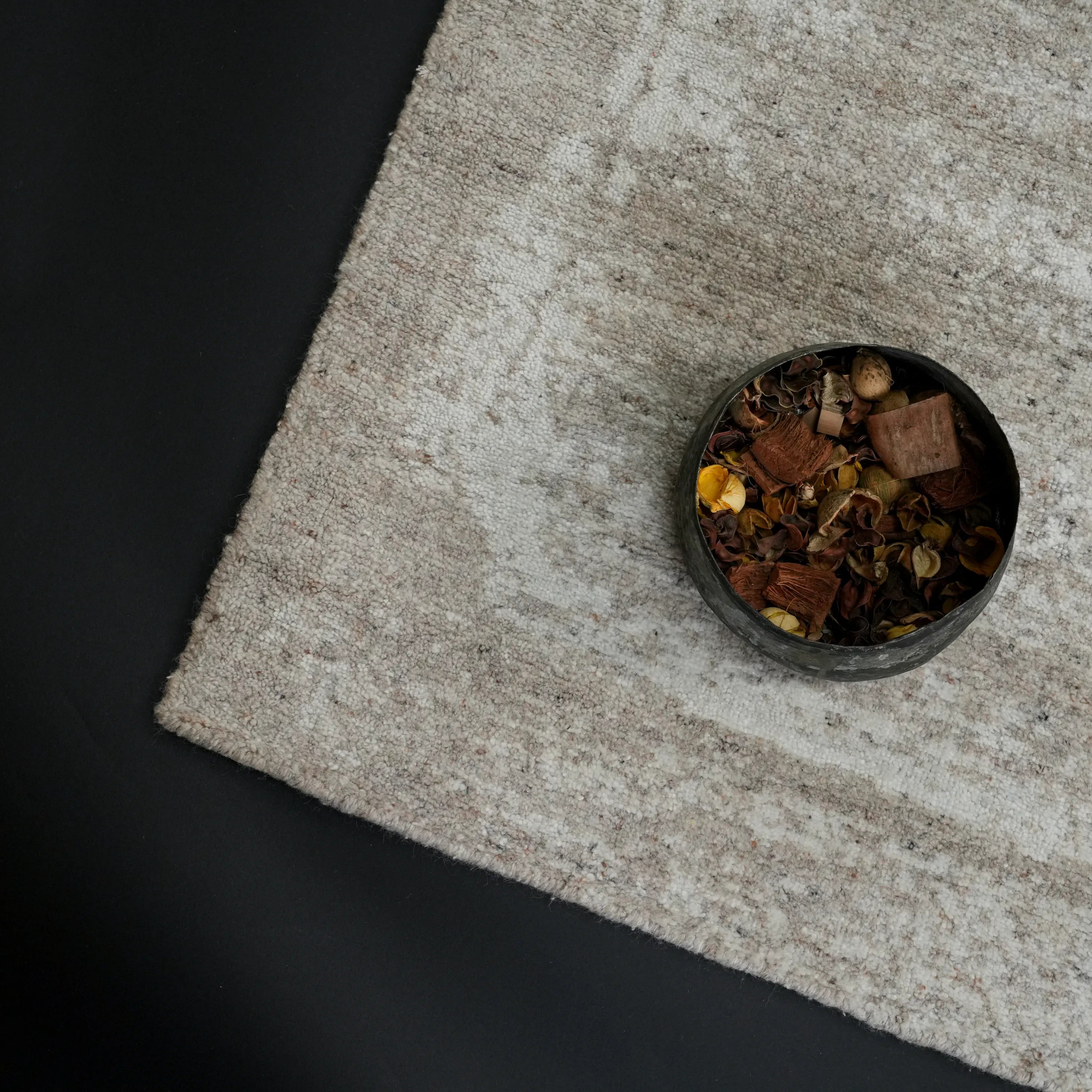 Abstract Patterned Cream Wool/Viscose Loom-Woven Rug