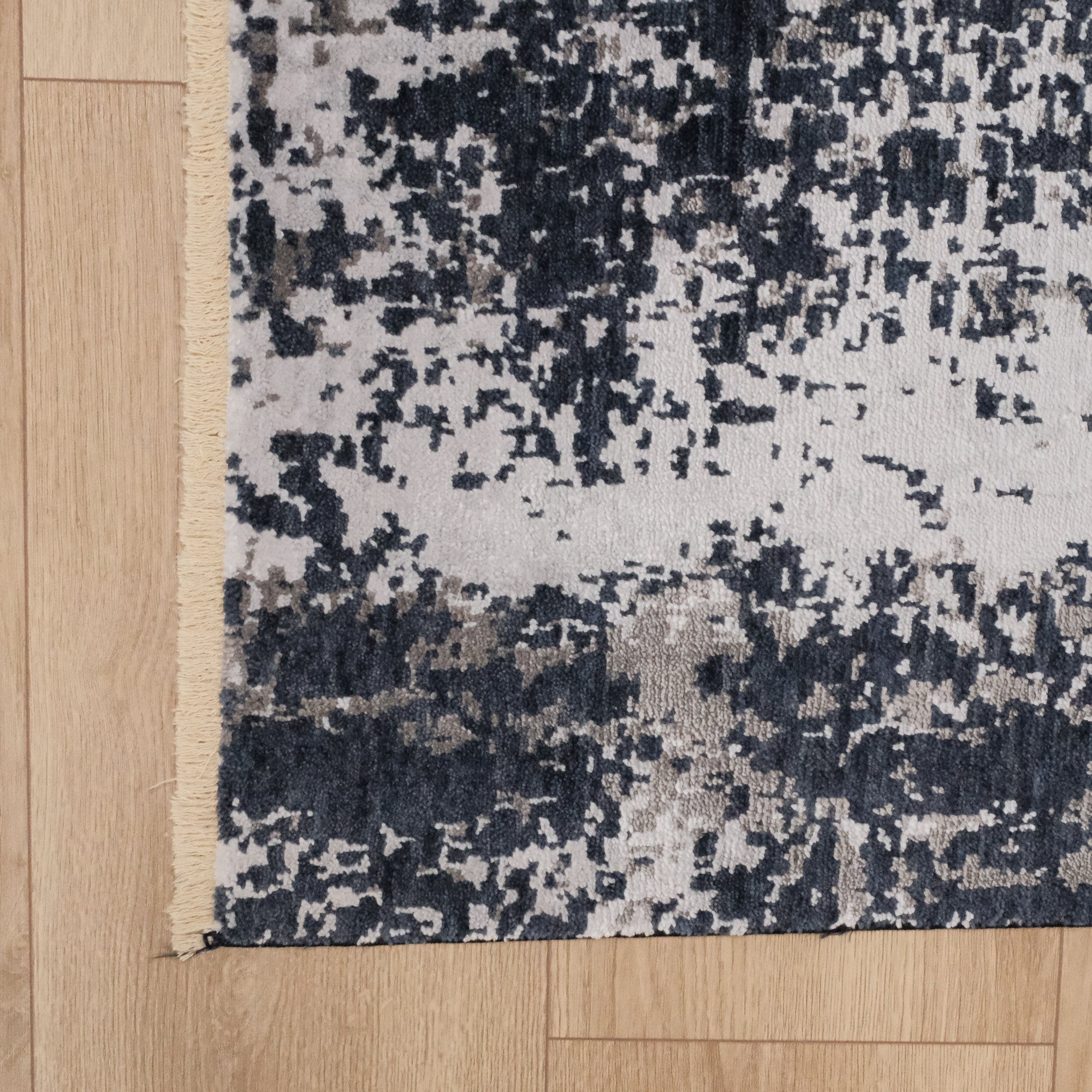 Soyut Desenli Lacivert Yün Halı