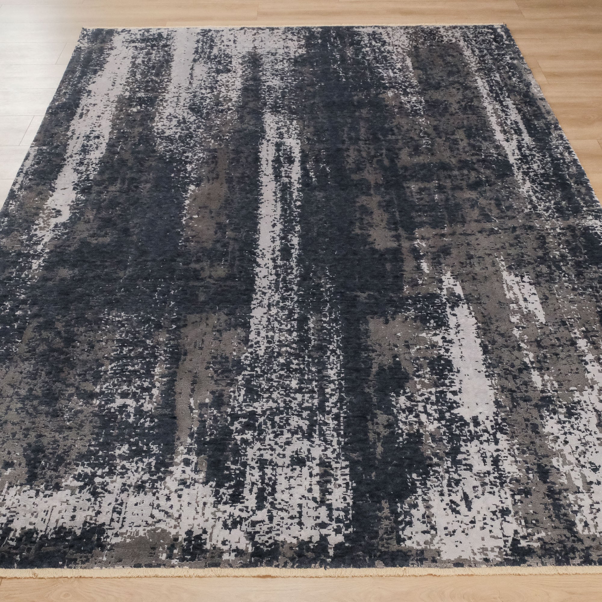 Soyut Desenli Lacivert Yün Halı