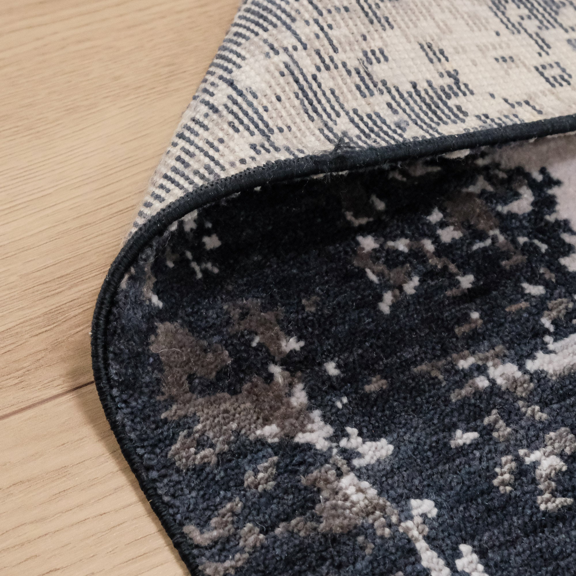 Soyut Desenli Lacivert Yün Halı