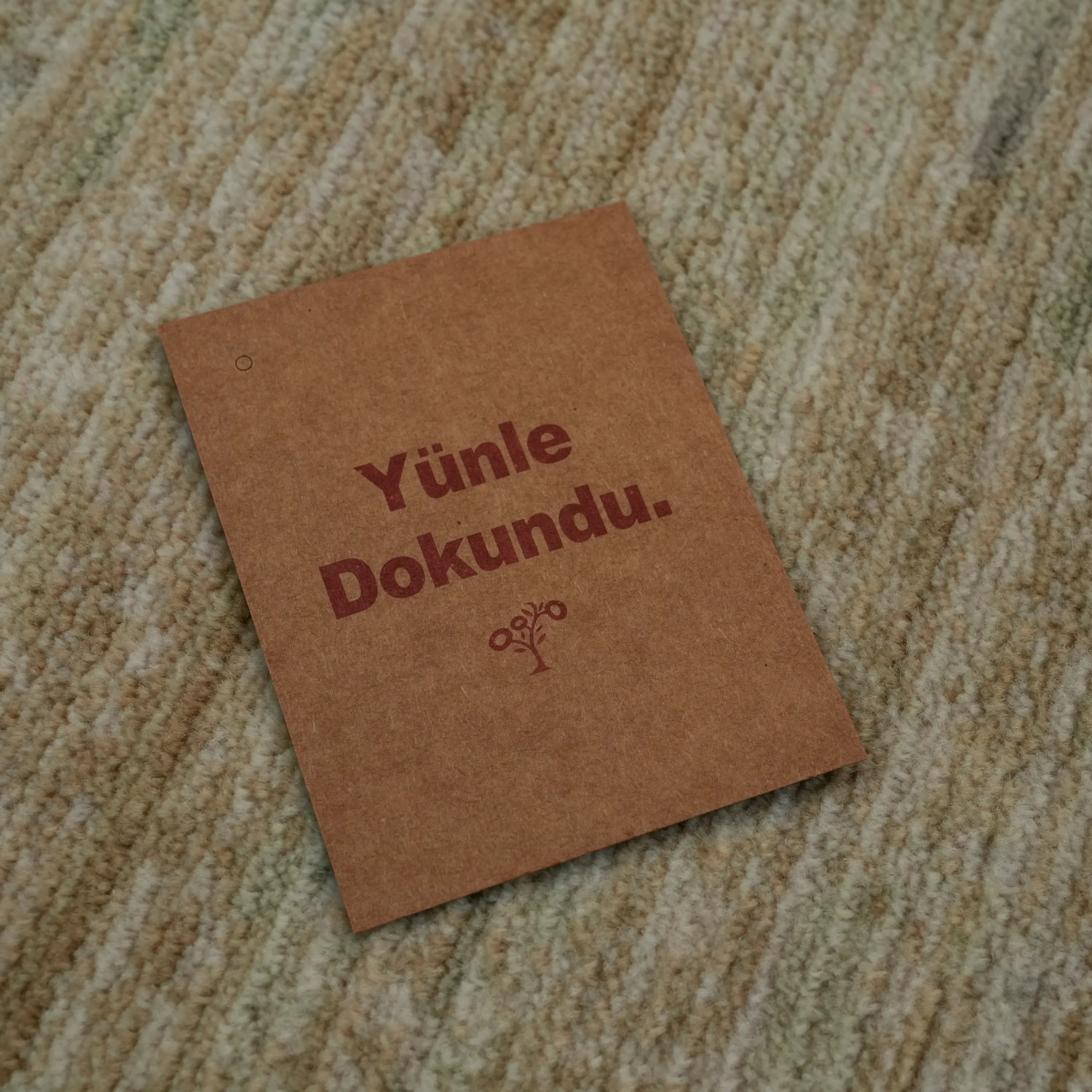 Soyut Desenli Modern Yün Krem Tezgah Dokuma Halı