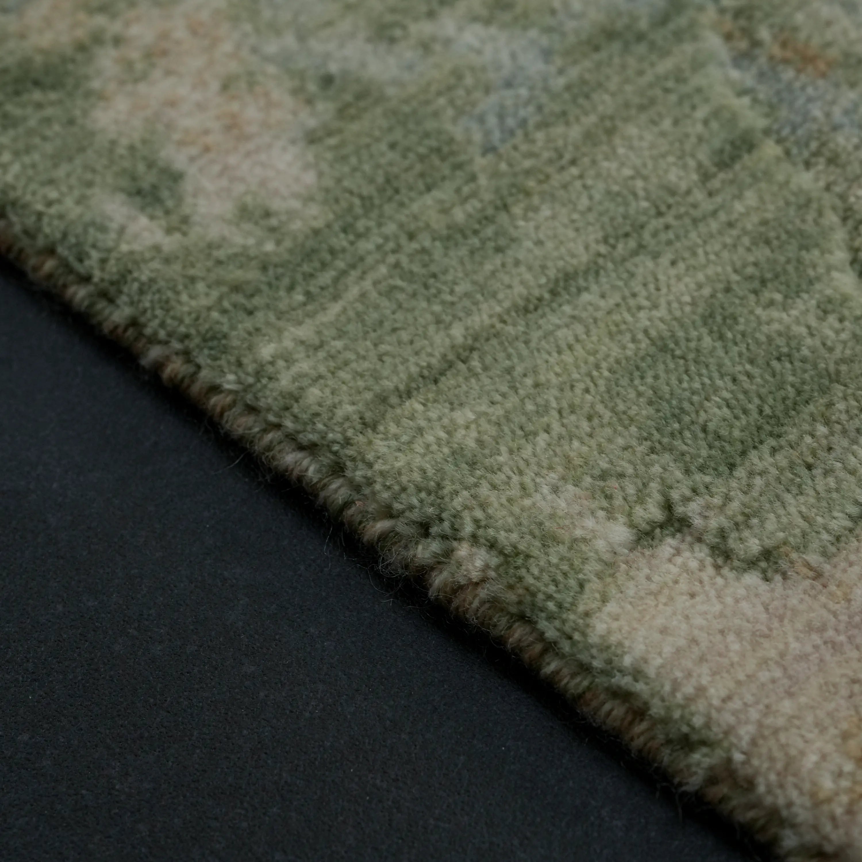 Soyut Desenli Yün Krem Modern Tezgah Dokuma Halı