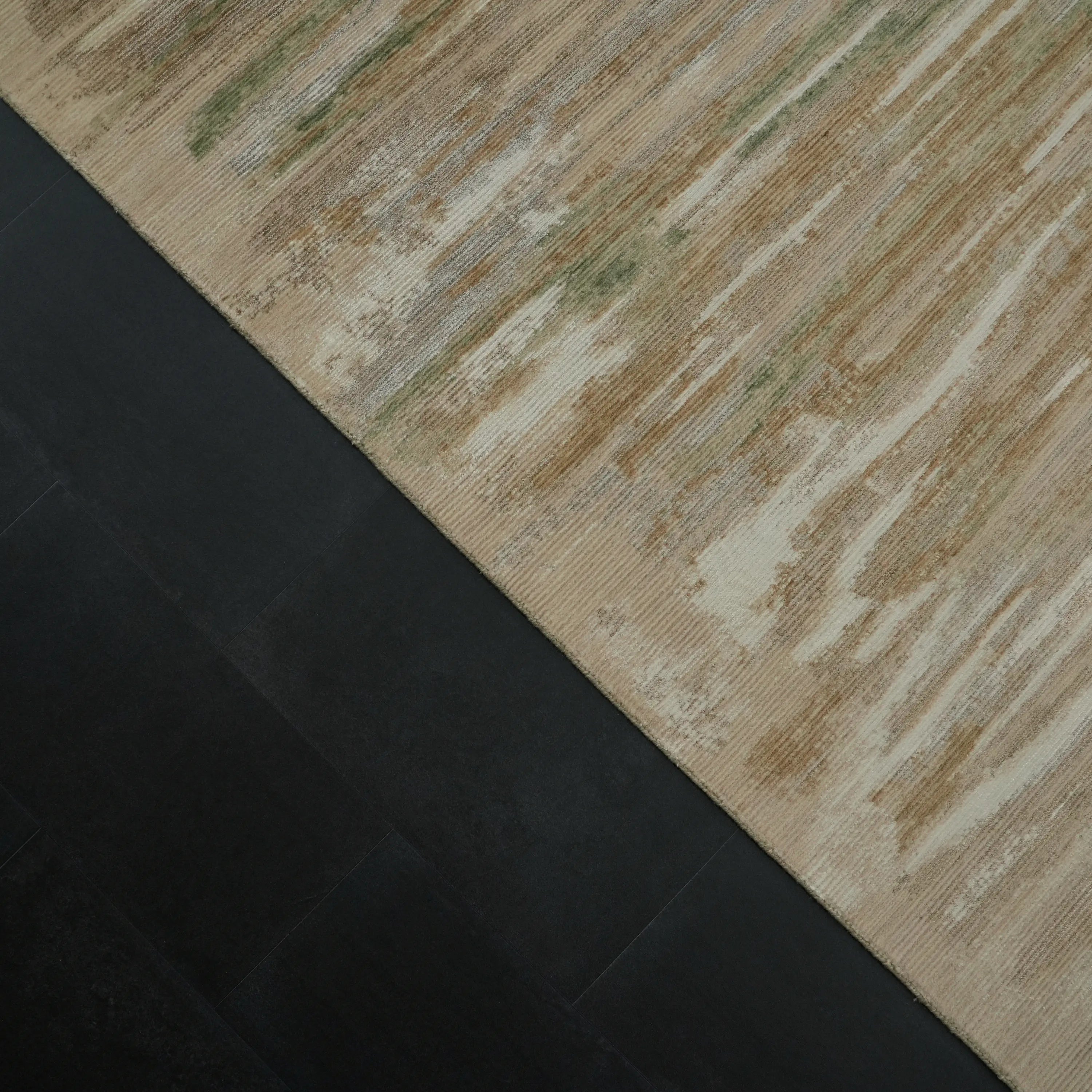 Soyut Desenli Yün Krem Tezgah Dokuma Halı