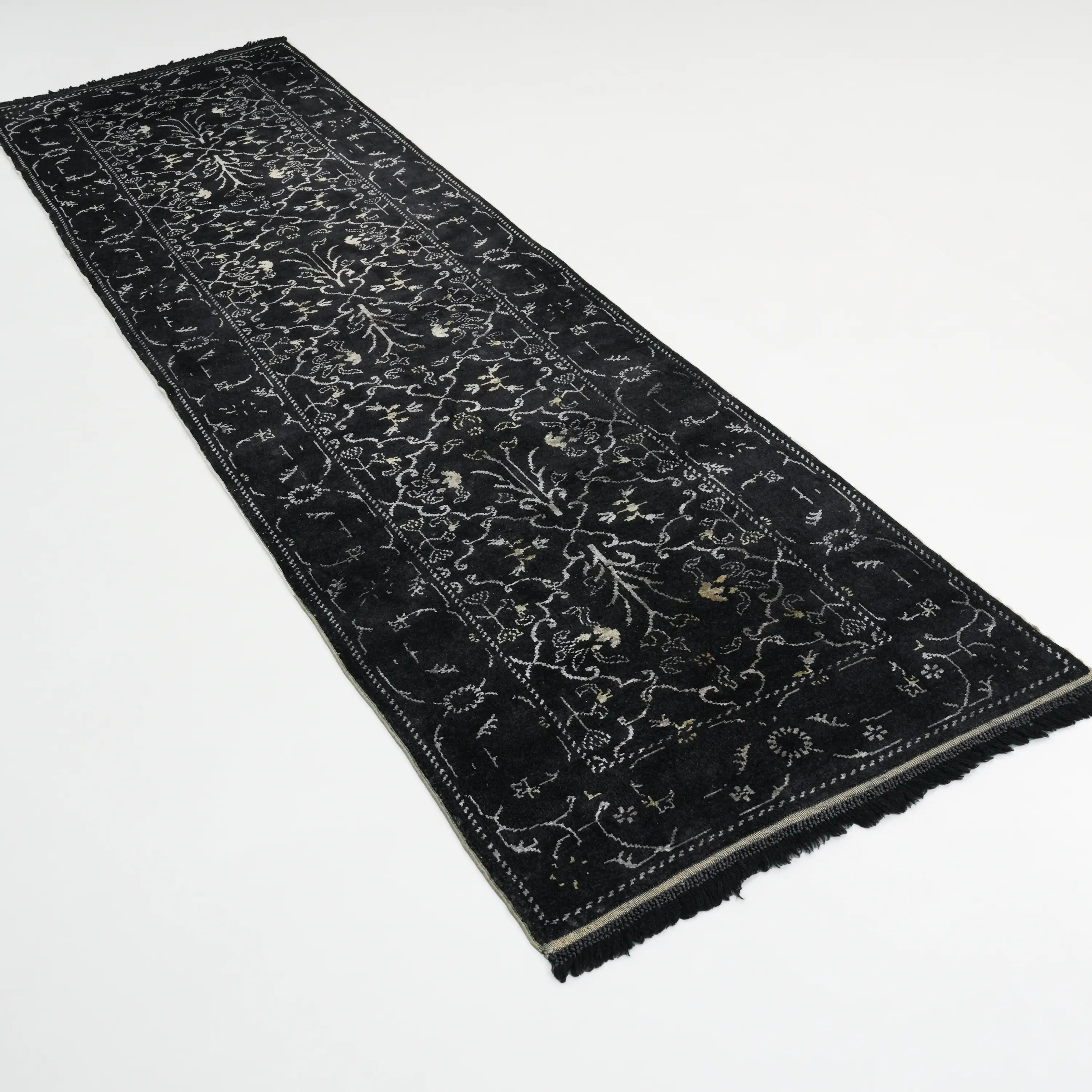 Sultan Series Handwoven Framed Patterned Silk Black Rug