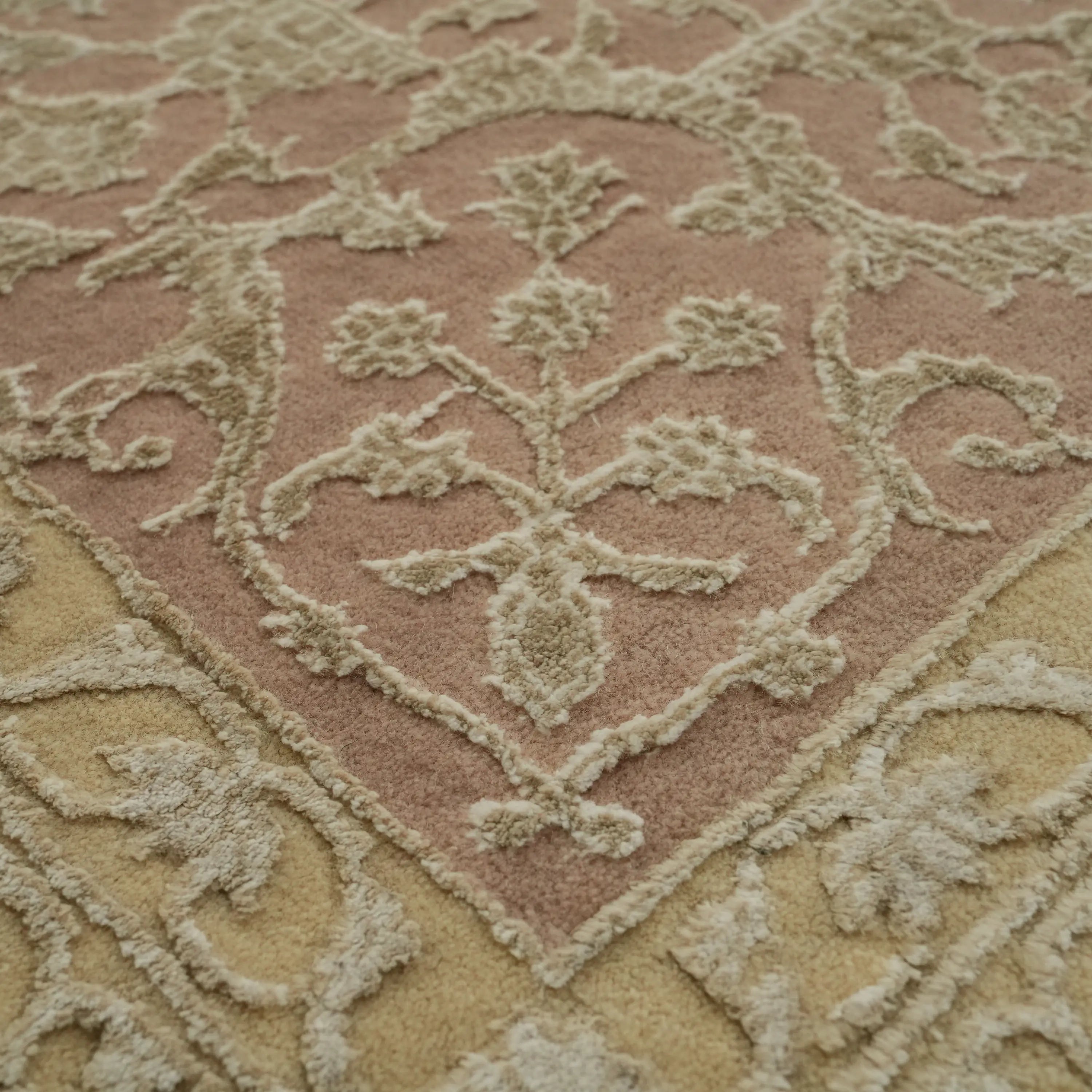 Sultanahmet Series Handwoven Floral Pattern Cream Wool Rug