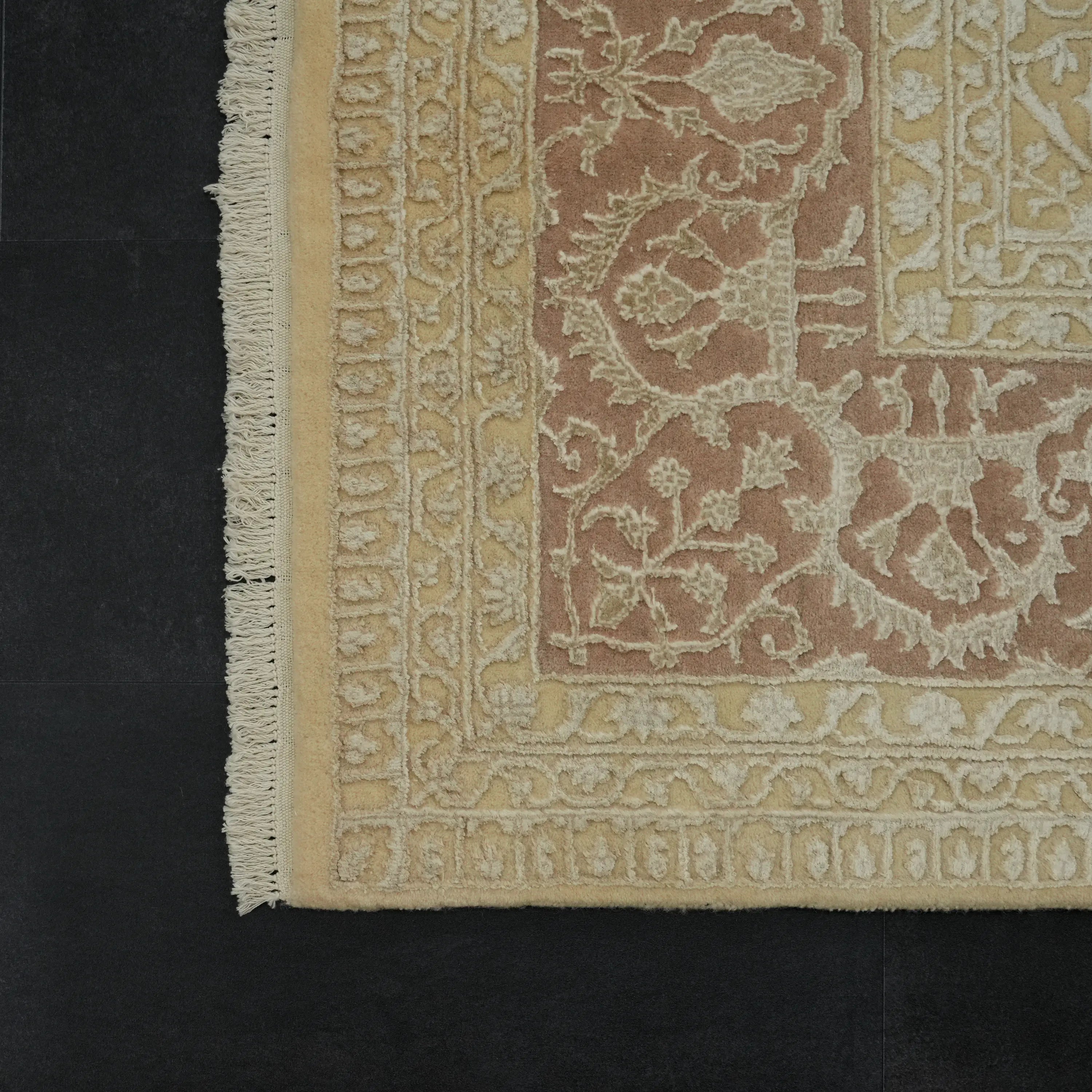 Sultanahmet Series Handwoven Floral Pattern Cream Wool Rug