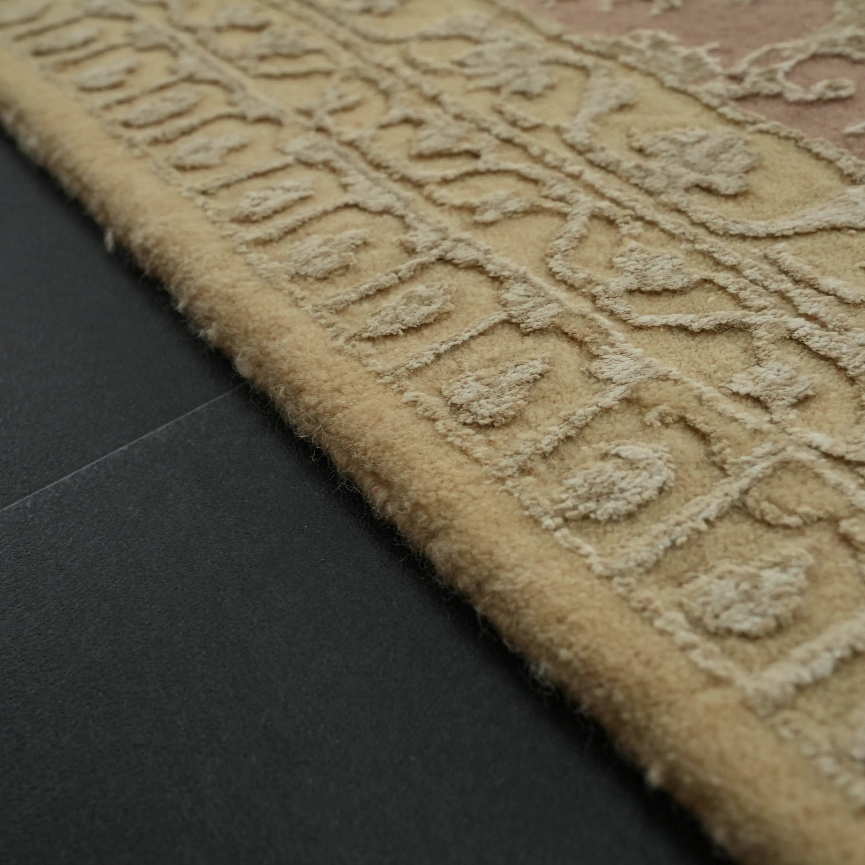 Sultanahmet Series Handwoven Floral Pattern Cream Wool Rug