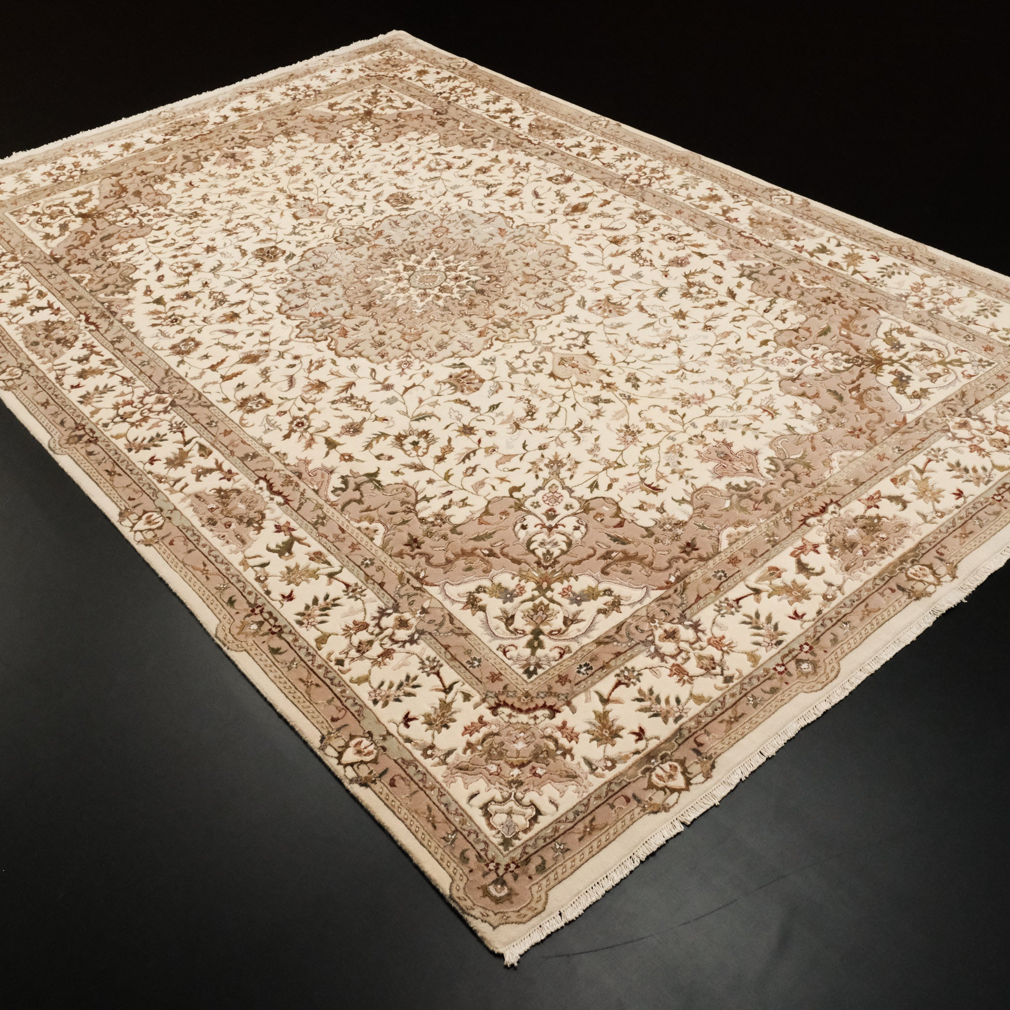 Sultanahmet Serisi Uşak Desenli El Dokuma Halı