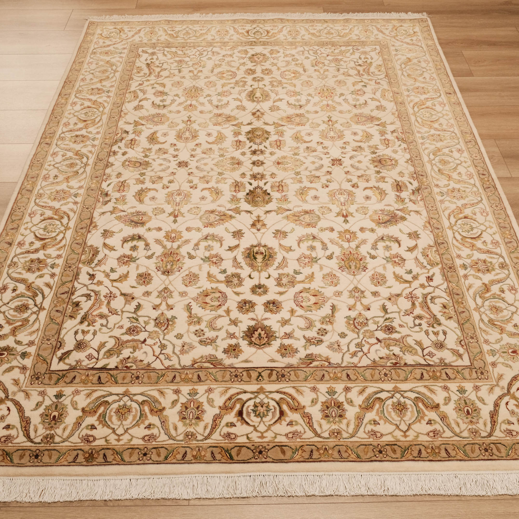 Sultanahmet Serisi Uşak Desenli El Dokuma Halı