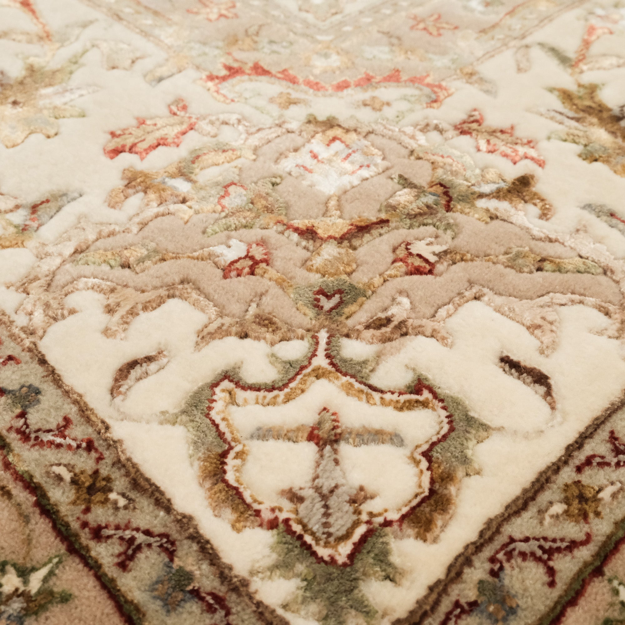 Sultanahmet Serisi Uşak Desenli El Dokuma Halı