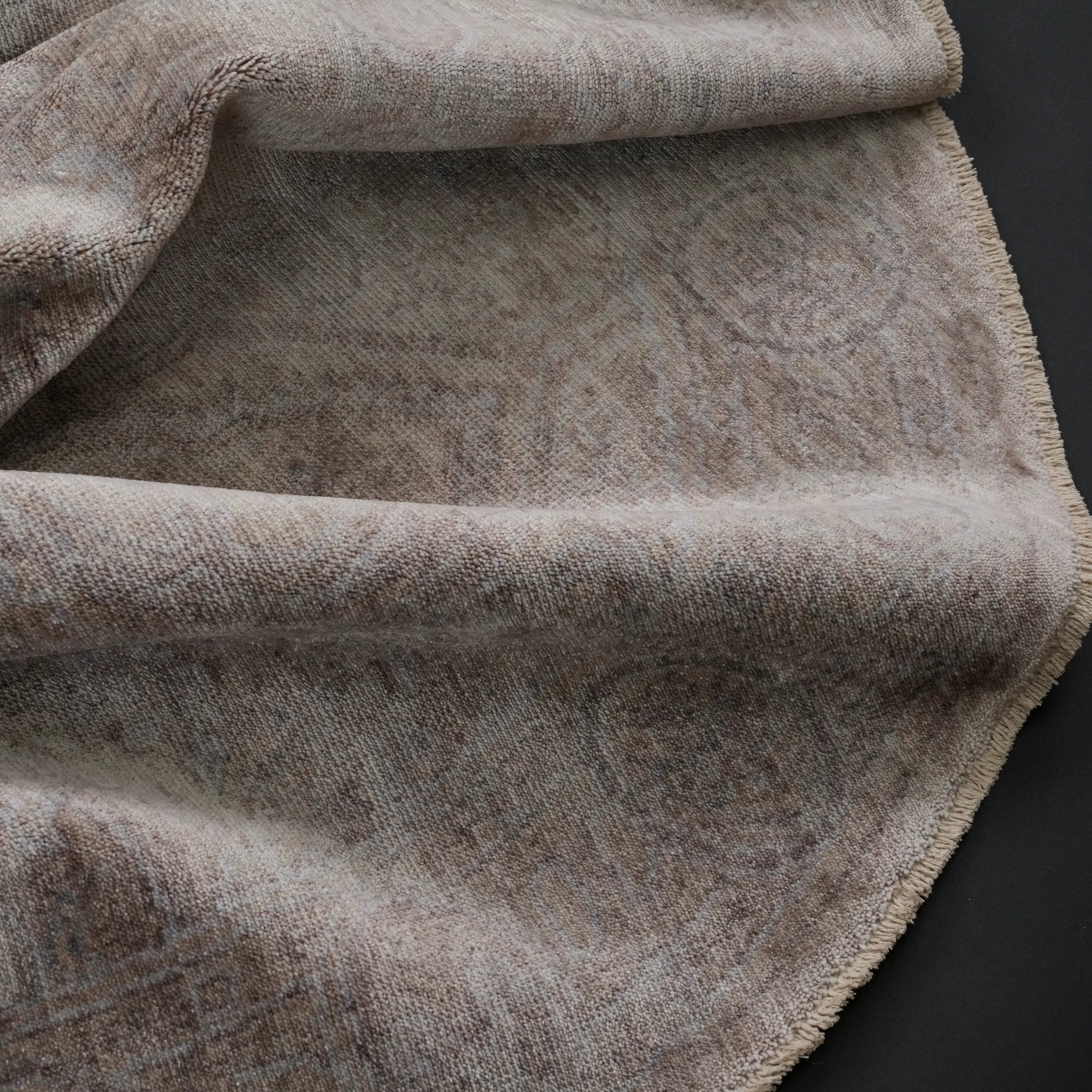 Taftan Series Vintage Patterned Tencel Loom Woven Rug