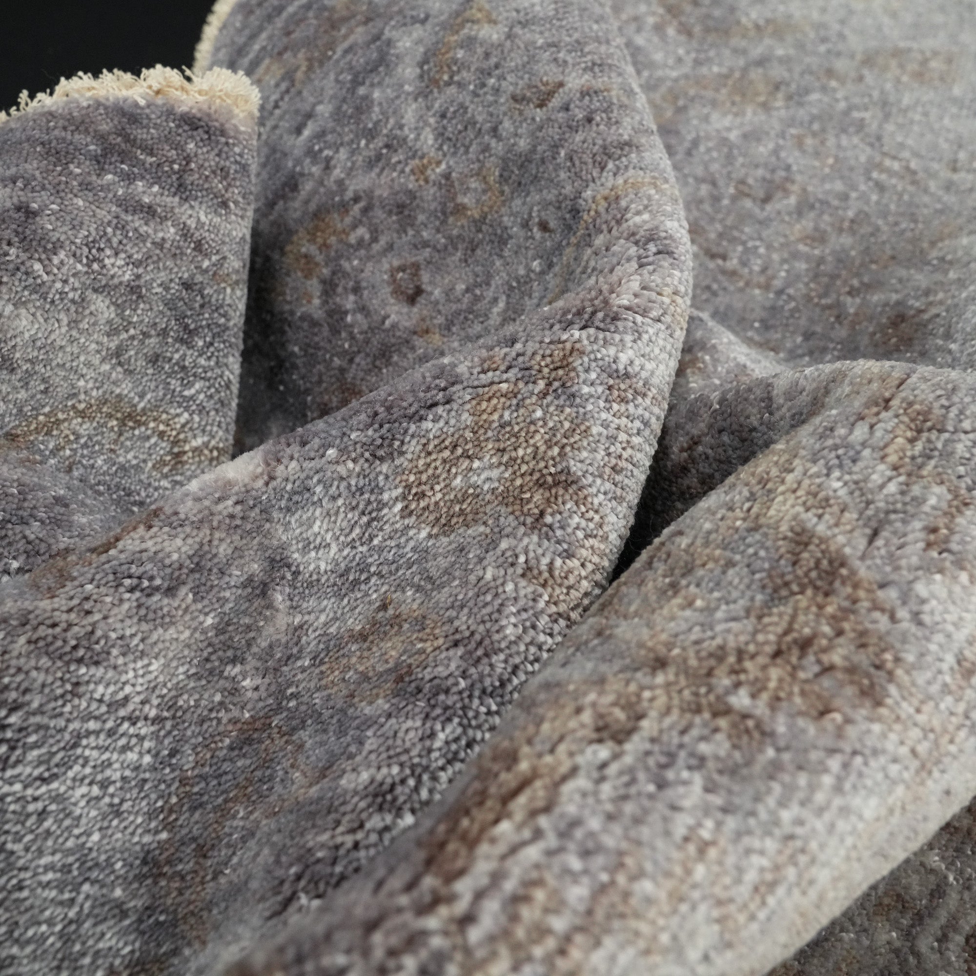 Taftan Series Vintage Patterned Gray Round Special Loom Carpet