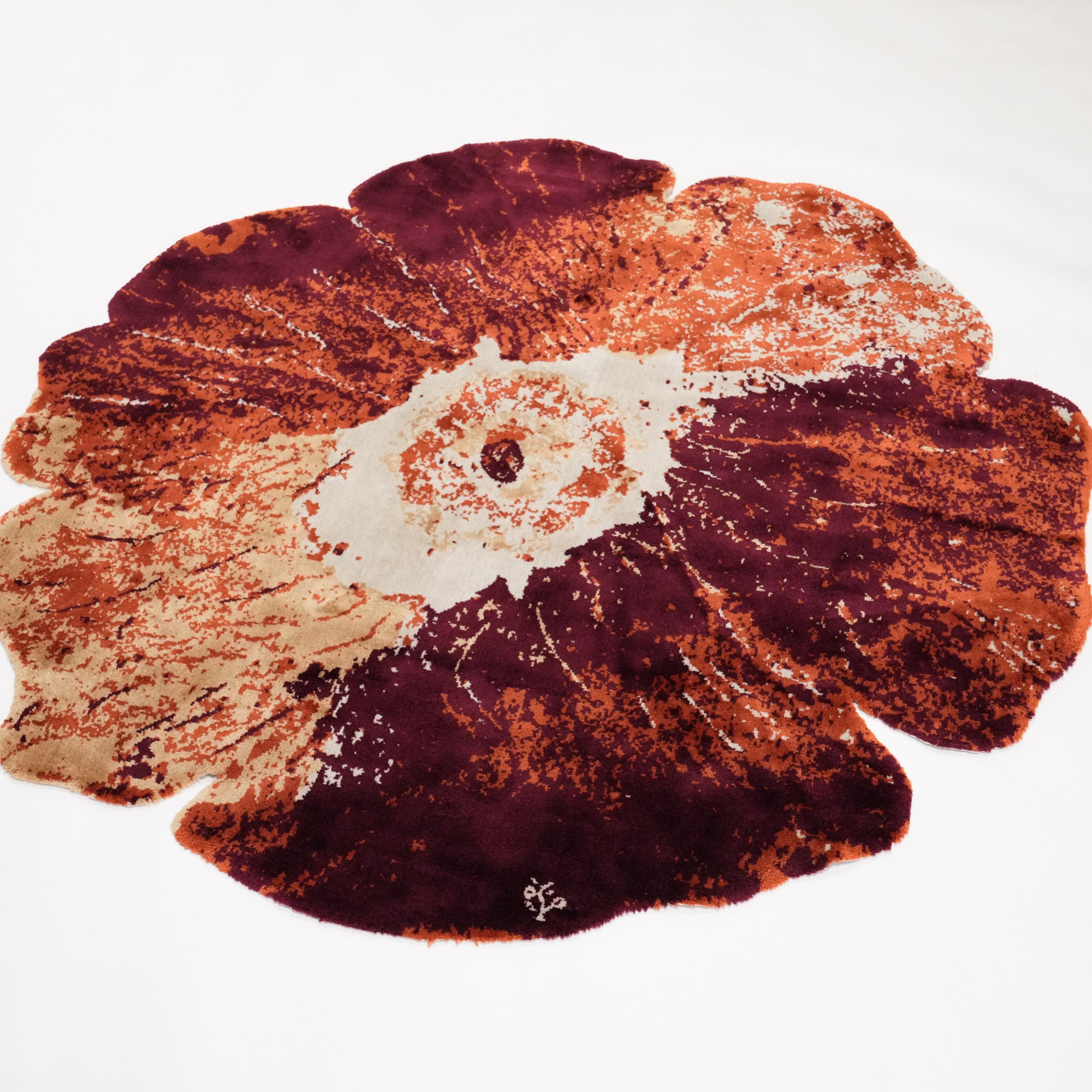 Tempus Serisi Asimetrik Çiçek Kesim Turuncu/Terra Tencel Tezgah Dokuma Halı