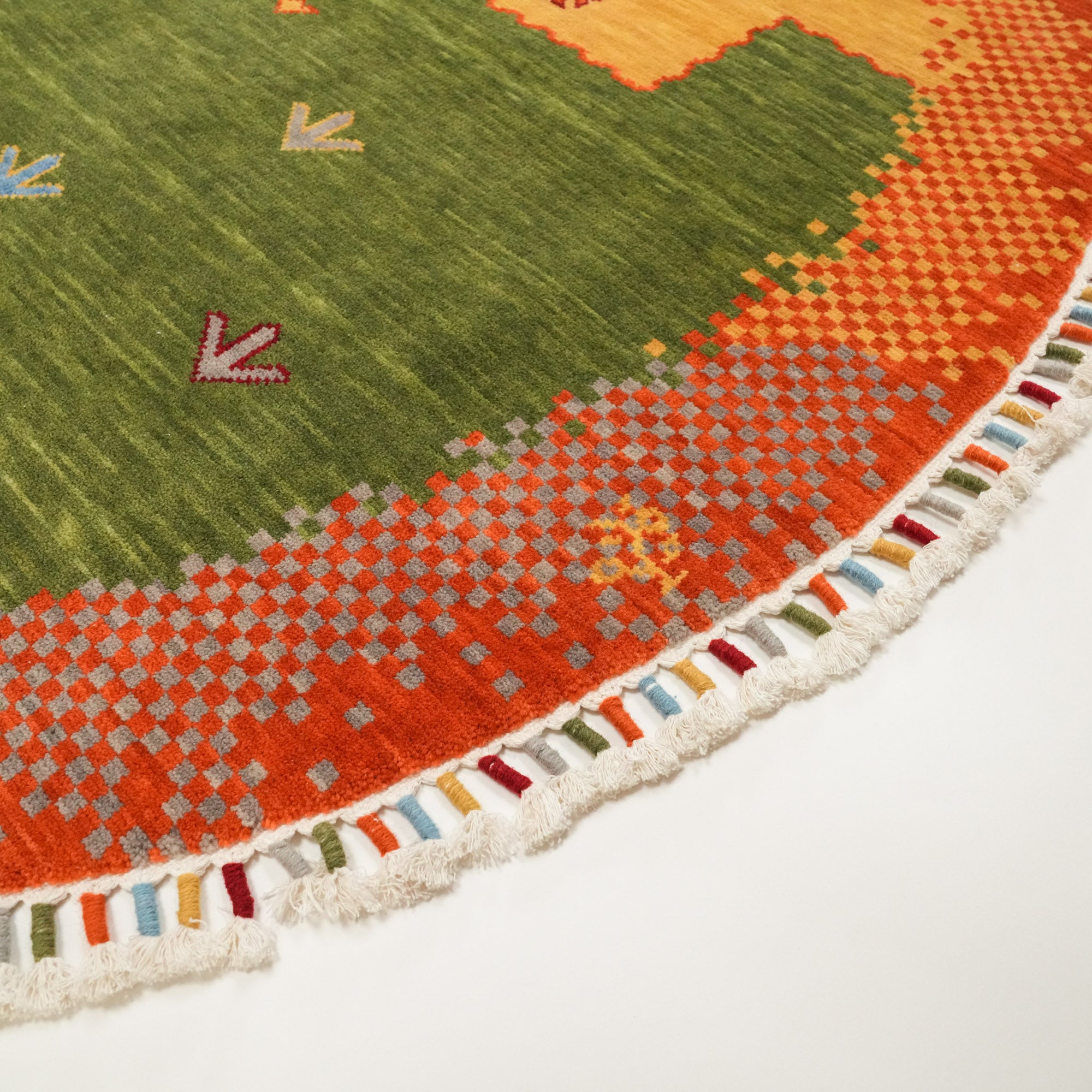 Tempus Series Modern Authentic Patterned Wool Colorful Round Loom-Woven Rug