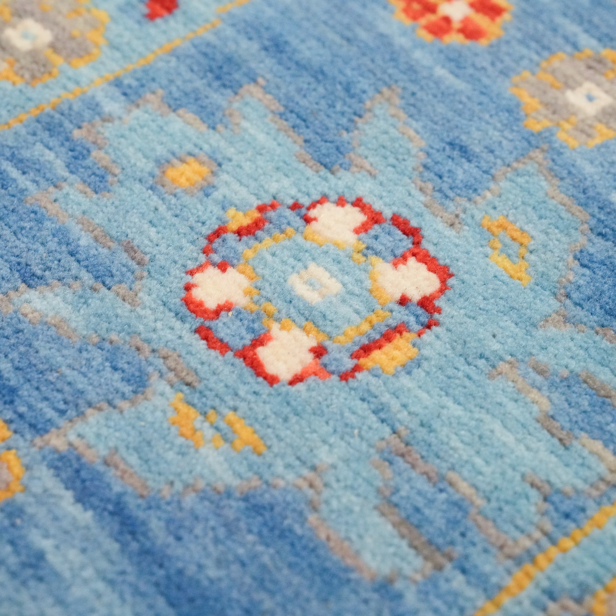 Tempus Serisi Uşak Desenli Gri/Mavi Yün Yuvarlak Tezgah Dokuma Halı