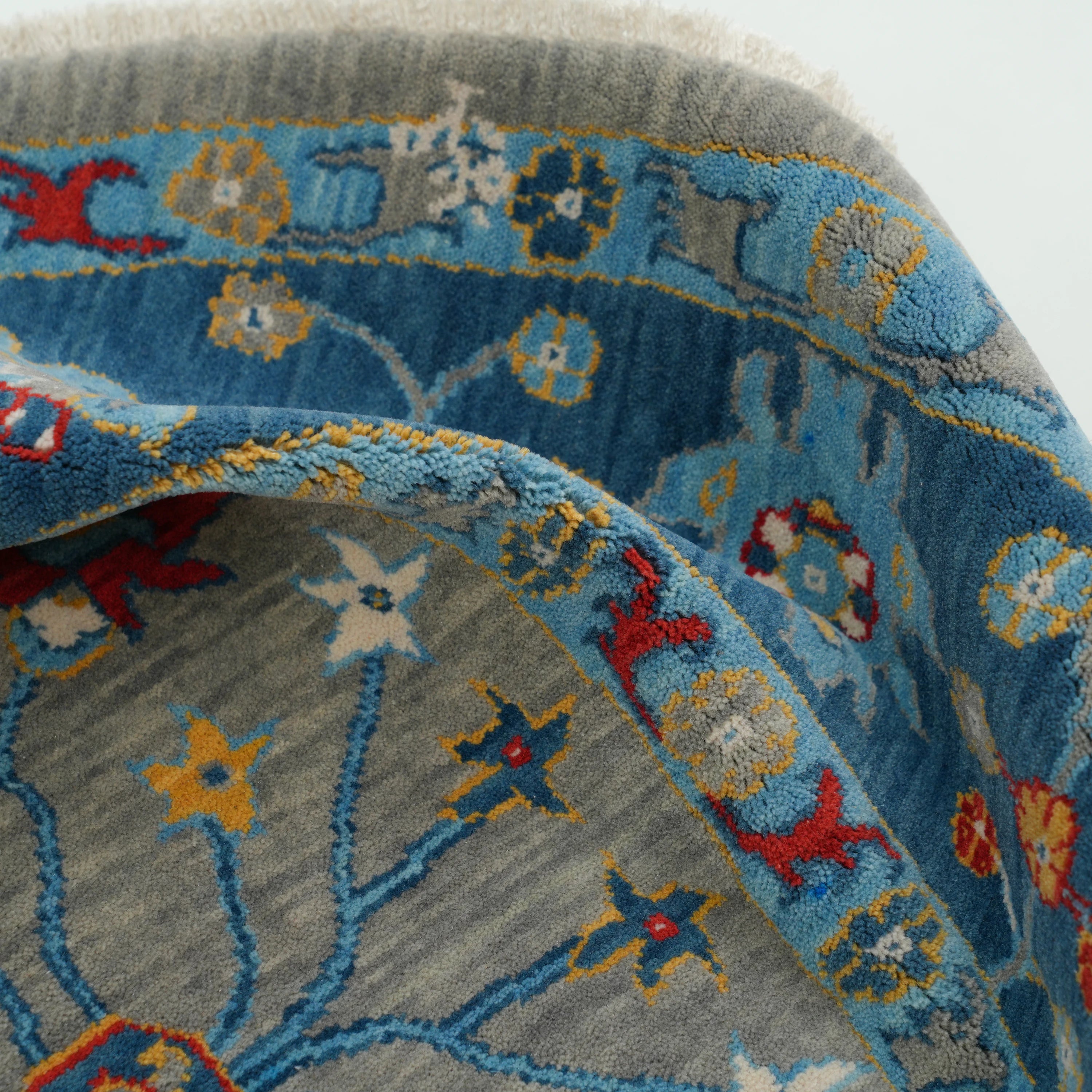 Tempus Serisi Uşak Desenli Mavi-Gri Yün Tezgah Dokuma Yuvarlak Halı