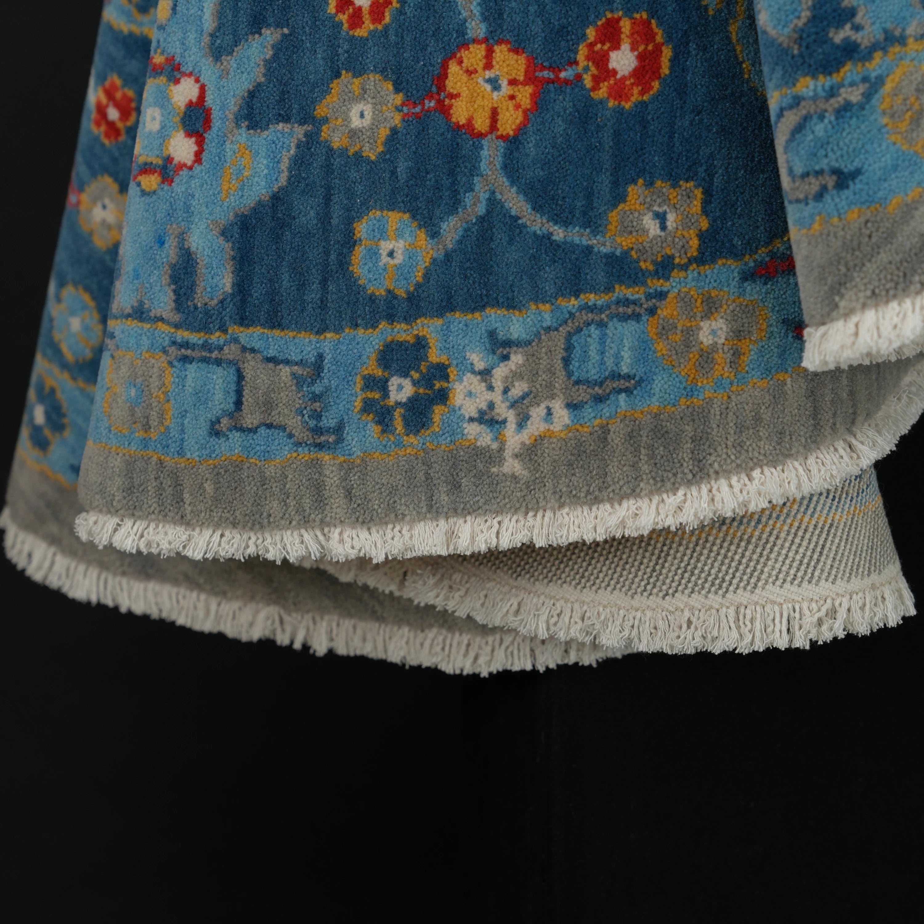 Tempus Serisi Uşak Desenli Mavi-Gri Yün Tezgah Dokuma Yuvarlak Halı