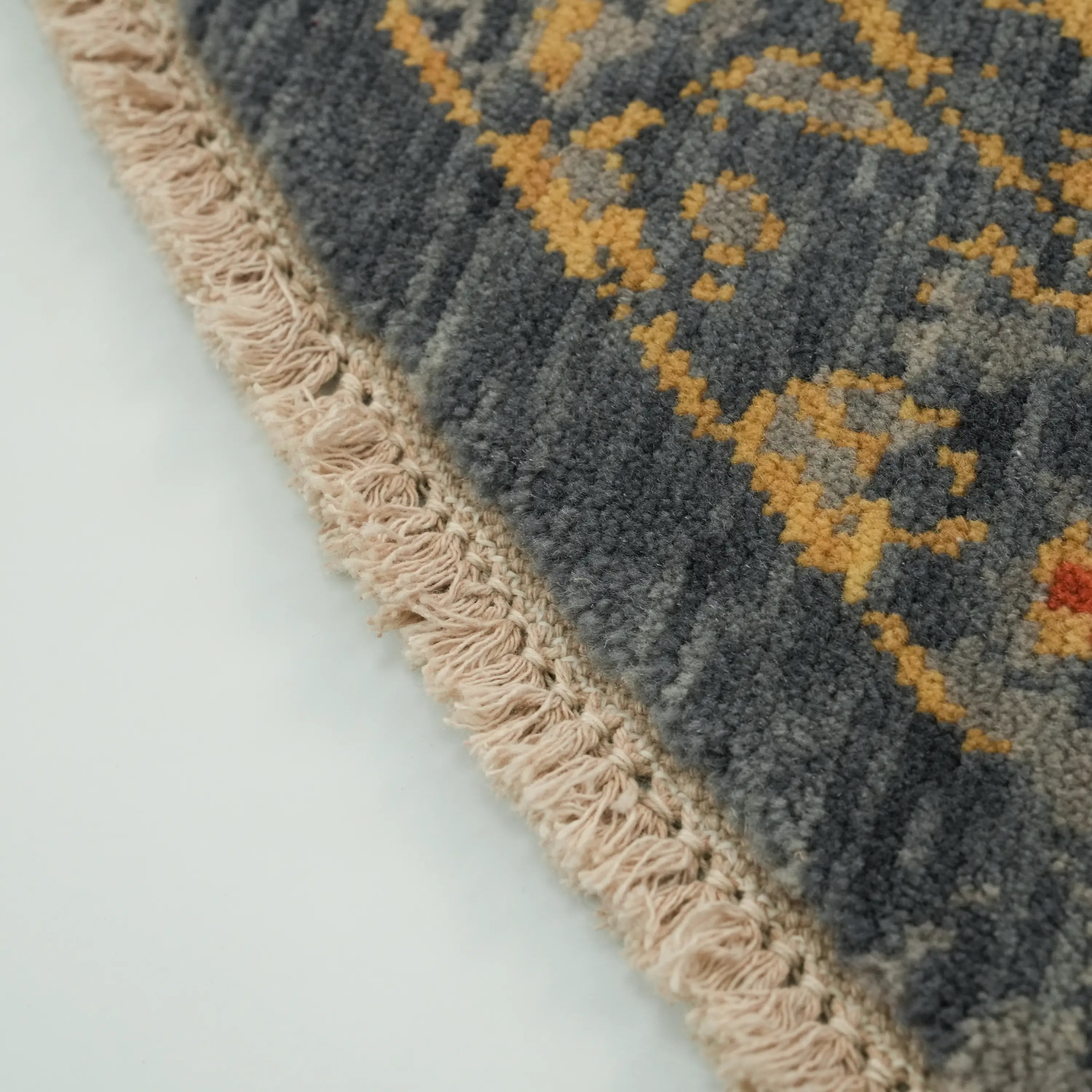 Tempus Series Vintage Patterned Wool Gray/Orange Round Special Loom Carpet