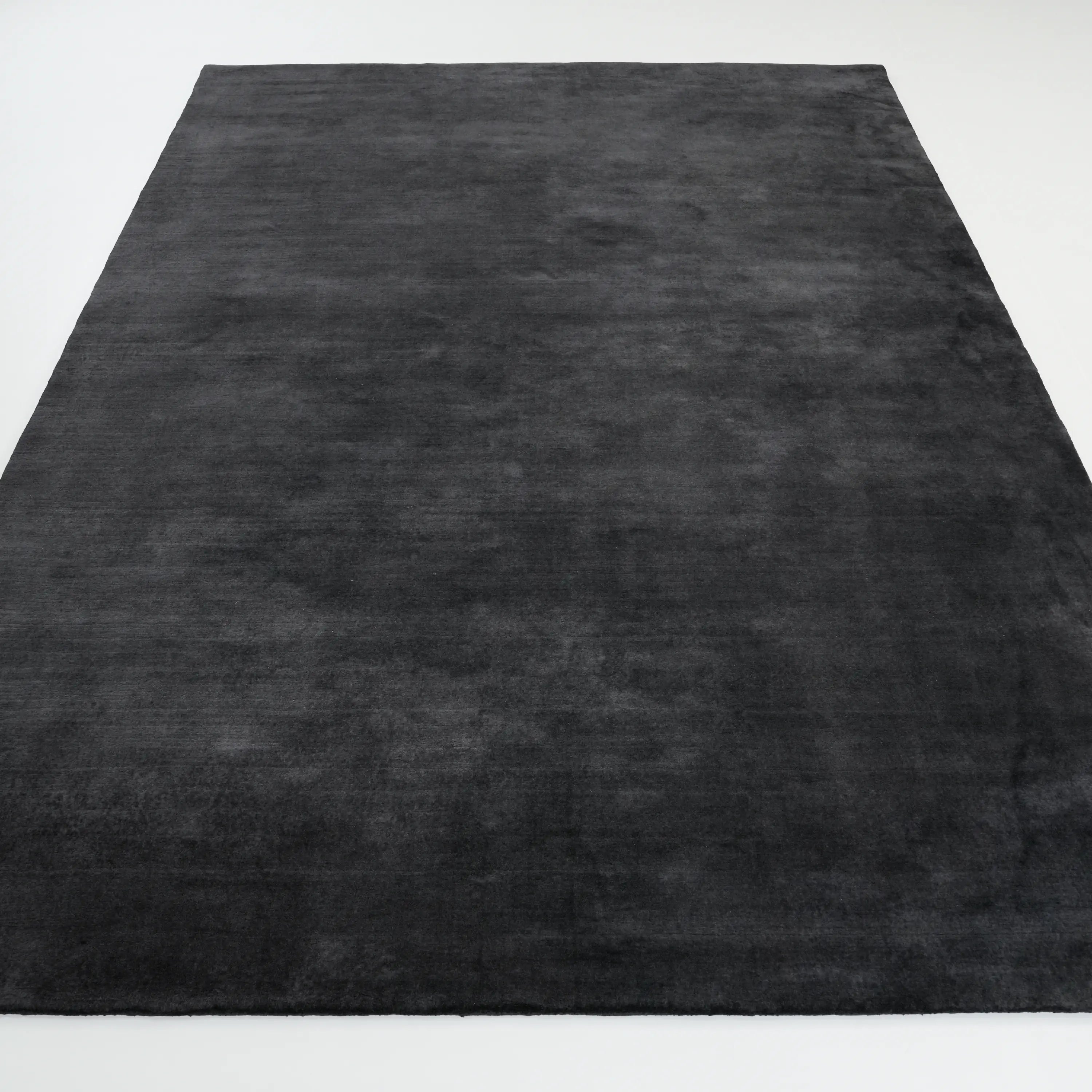 Hand Woven Plain Patterned Anthracite Carpet