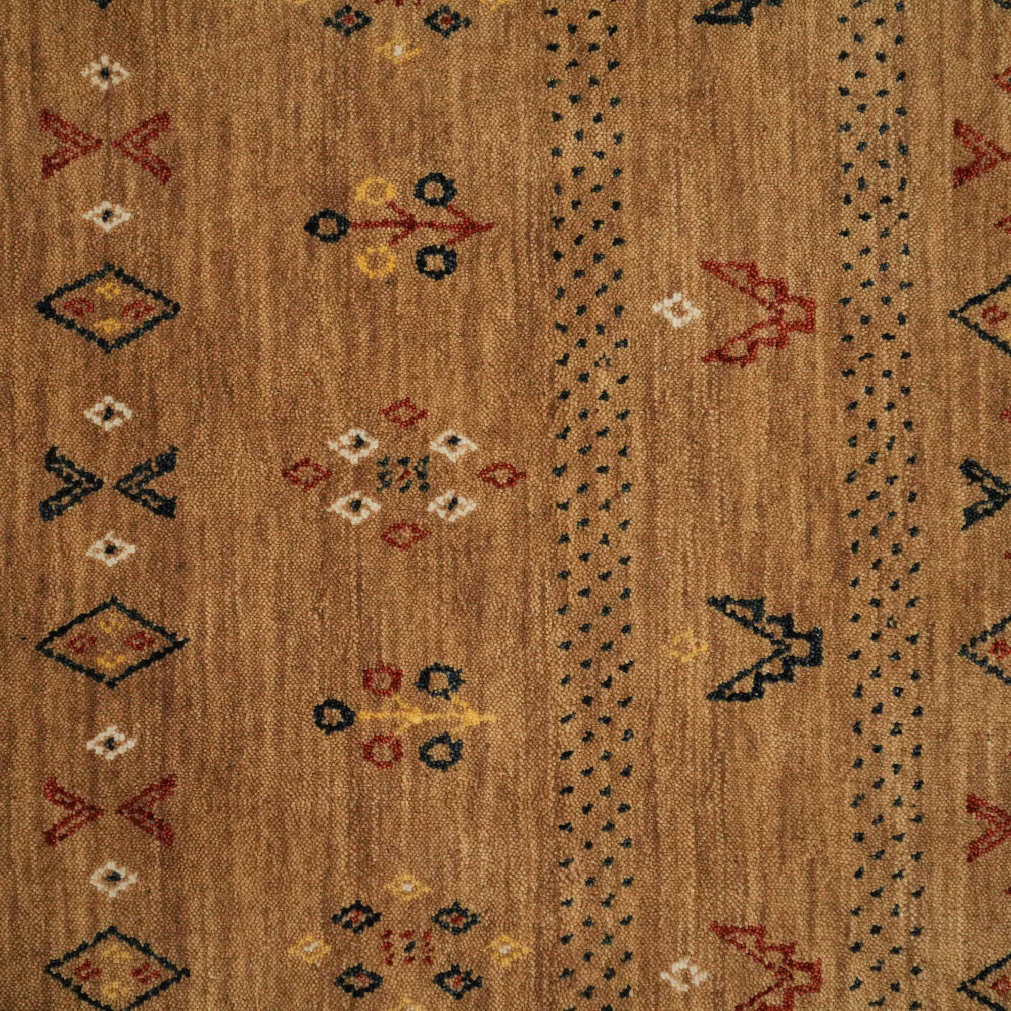 Urkum Serisi Otantik Desenli Bej Yün Tezgah Dokuma Halı