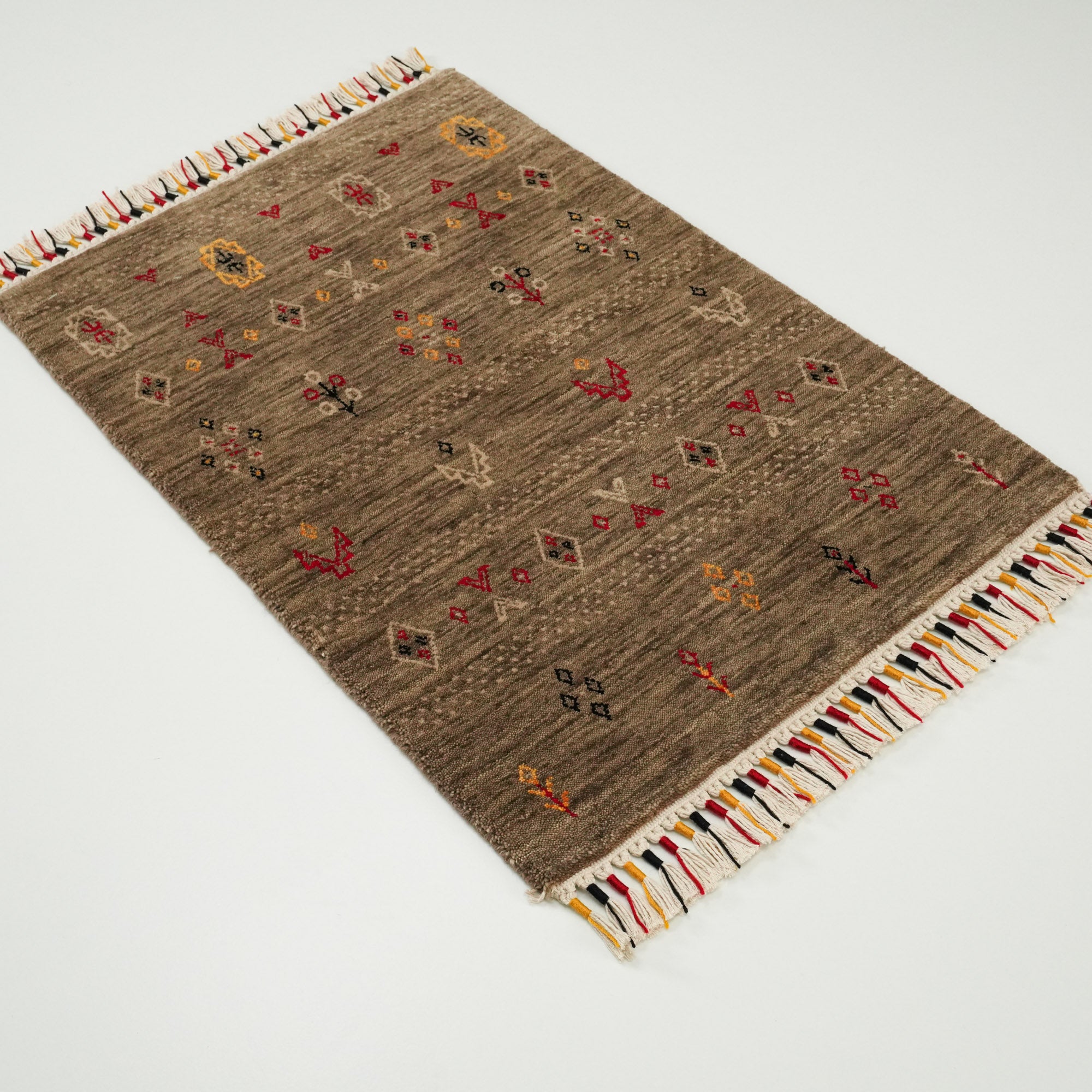 Urkum Serisi Otantik Desenli Kahverengi Yün Tezgah Dokuma Halı