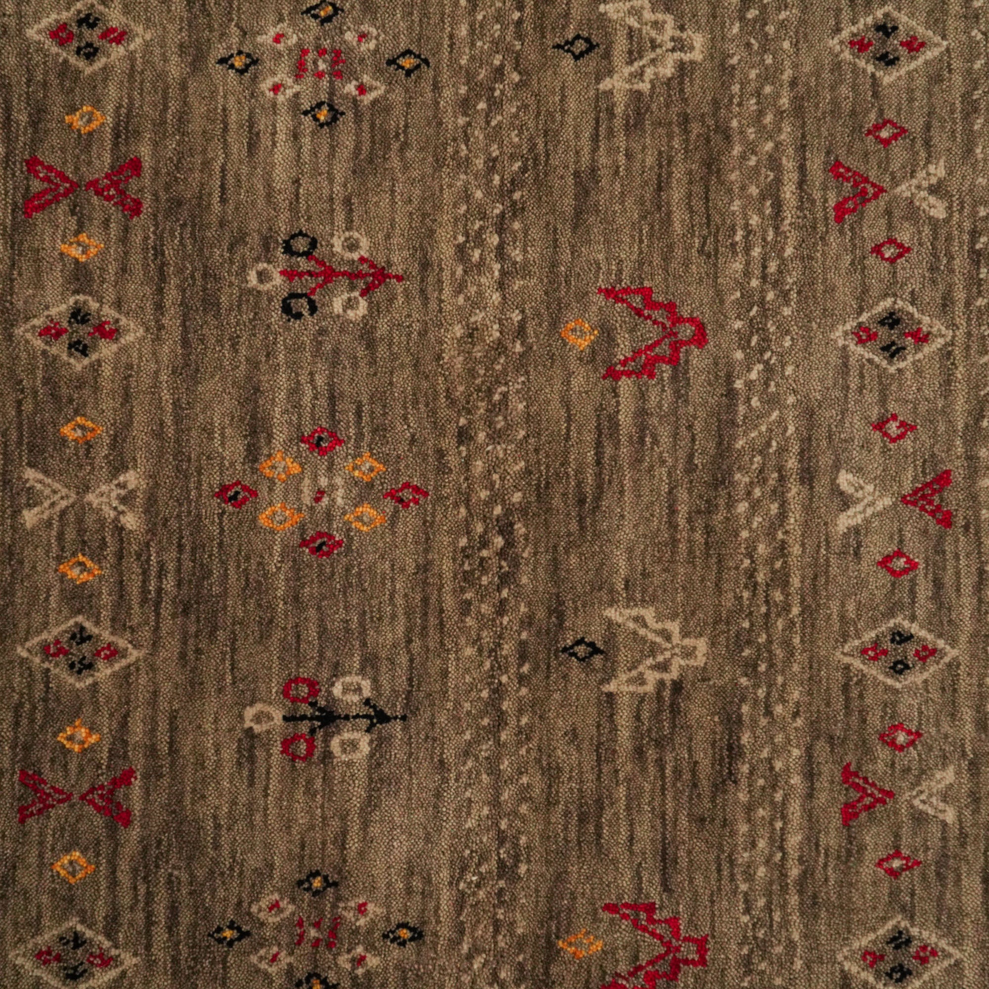 Urkum Serisi Otantik Desenli Kahverengi Yün Tezgah Dokuma Halı