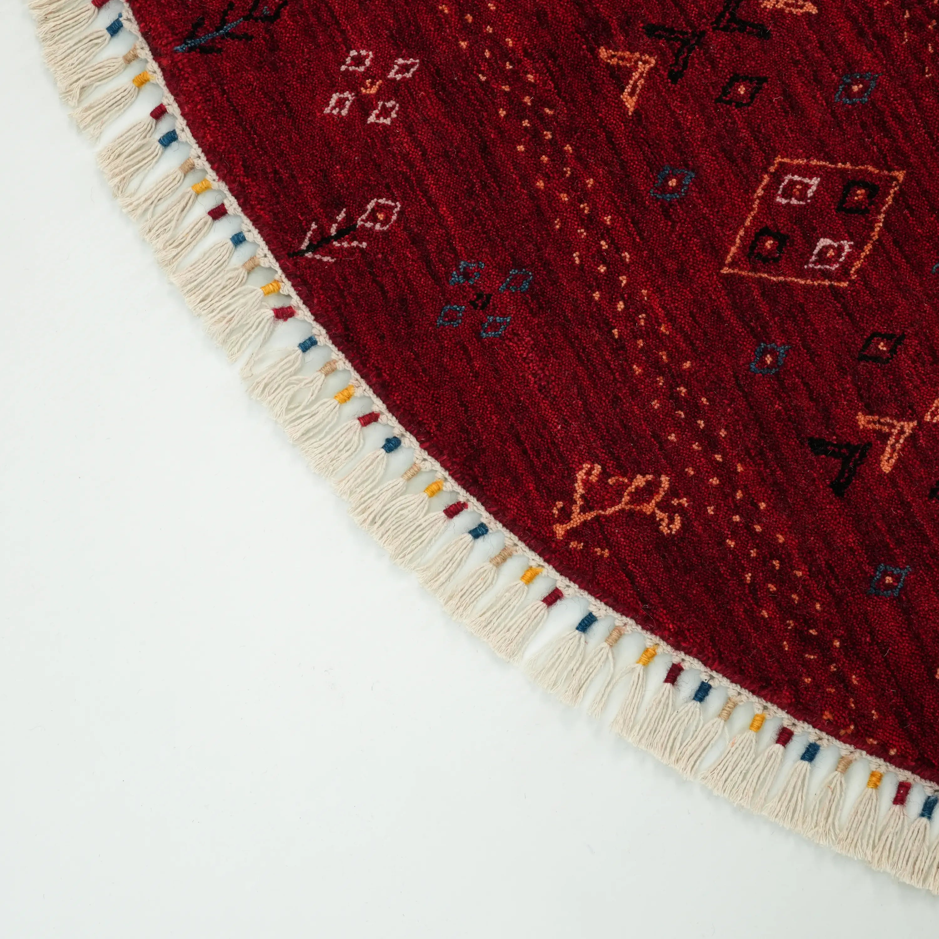 Urkum Serisi Otantik Desenli Kırmızı Yün Tezgah Dokuma Yuvarlak Halı