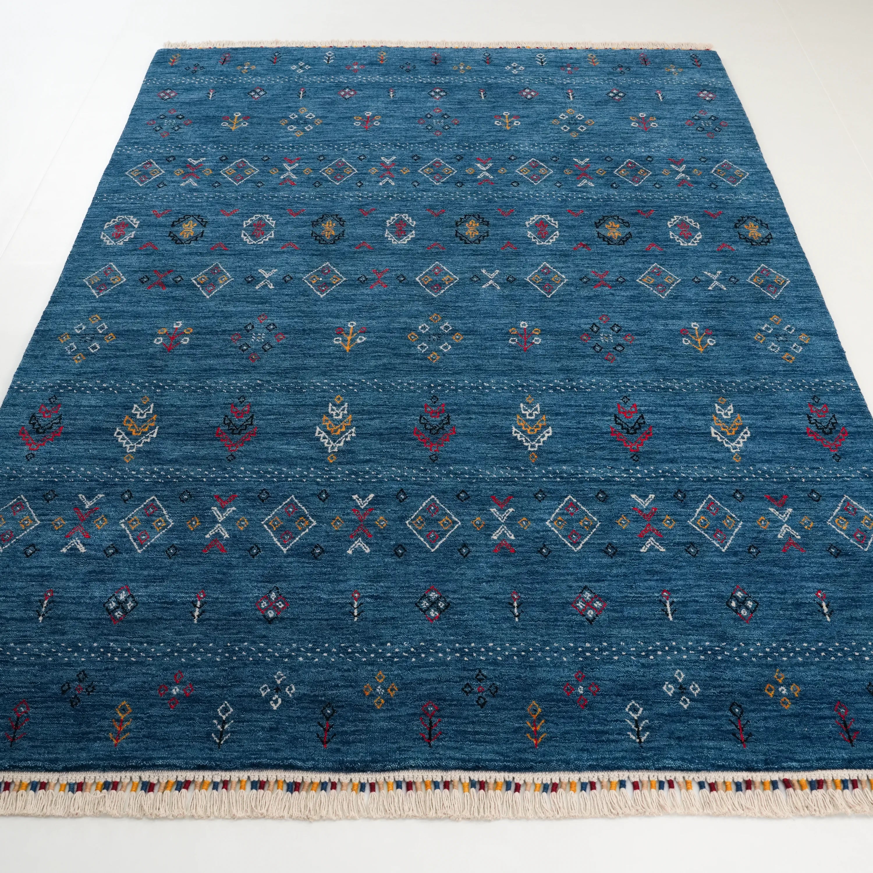 Urkum Serisi Otantik Desenli Mavi Yün Tezgah Dokuma Halı