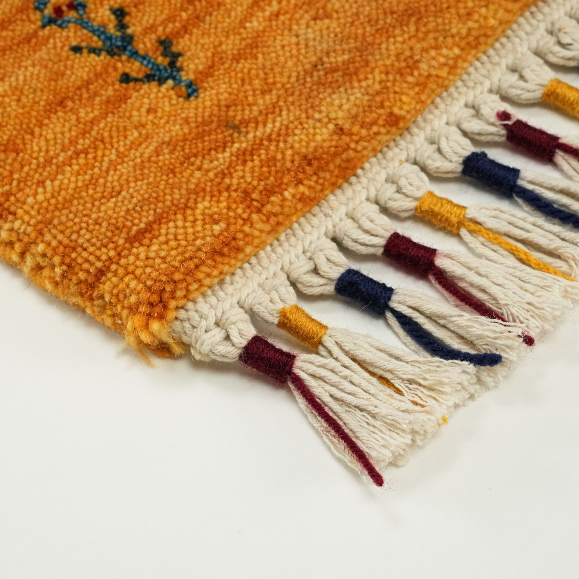 Urkum Serisi Otantik Desenli Sarı Tezgah Dokuma Halı