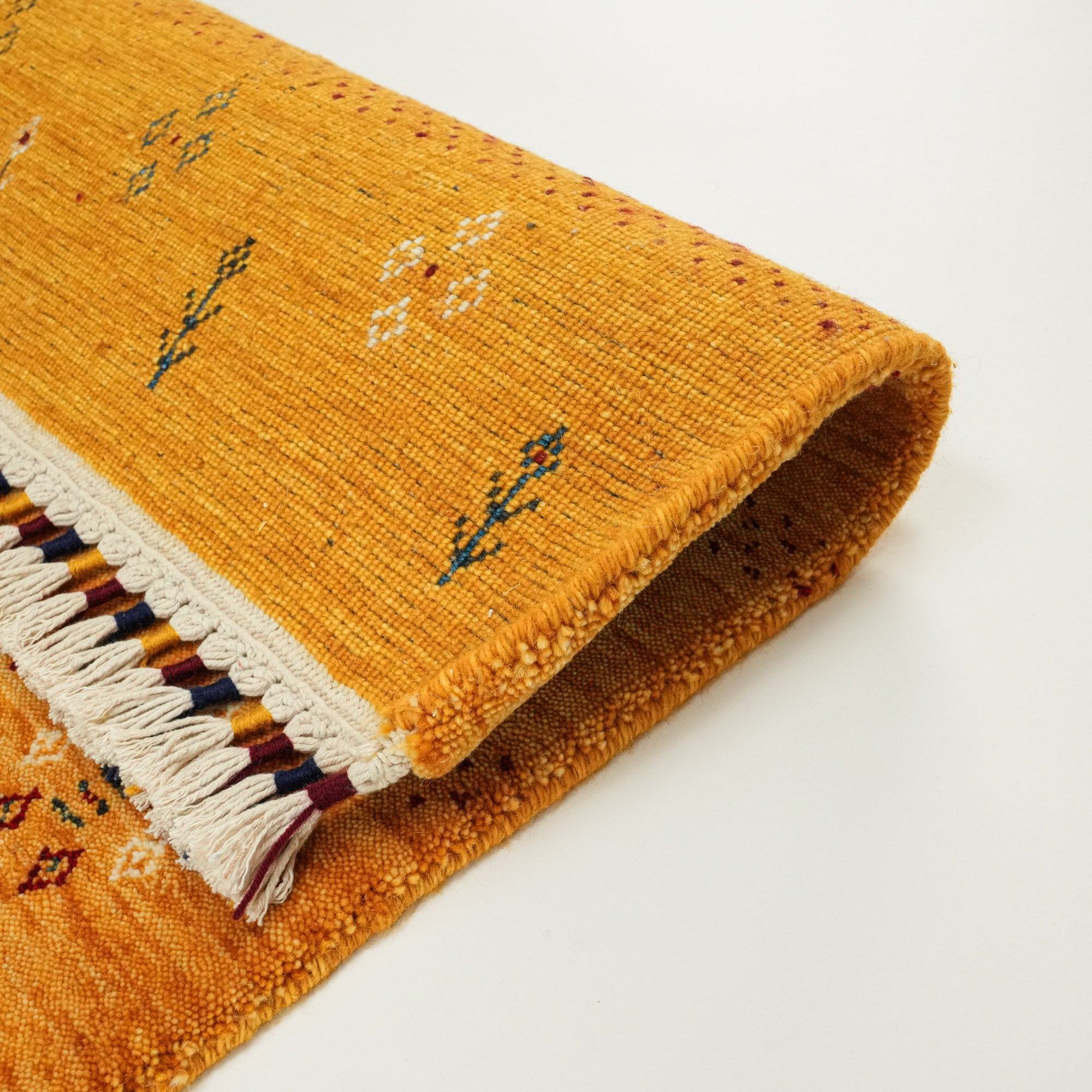 Urkum Serisi Otantik Desenli Sarı Tezgah Dokuma Halı