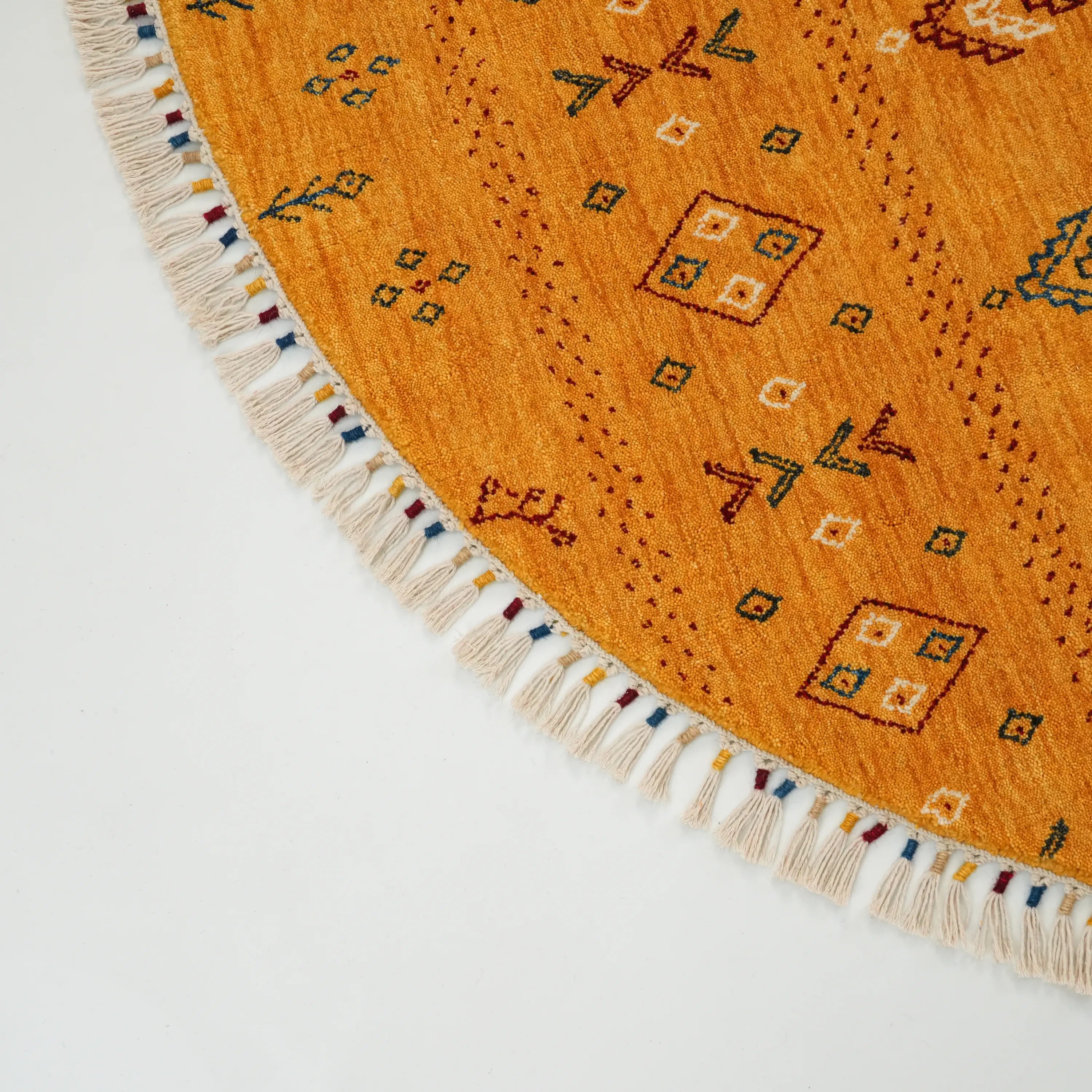 Urkum Serisi Otantik Desenli Sarı Yün Tezgah Dokuma Yuvarlak Halı