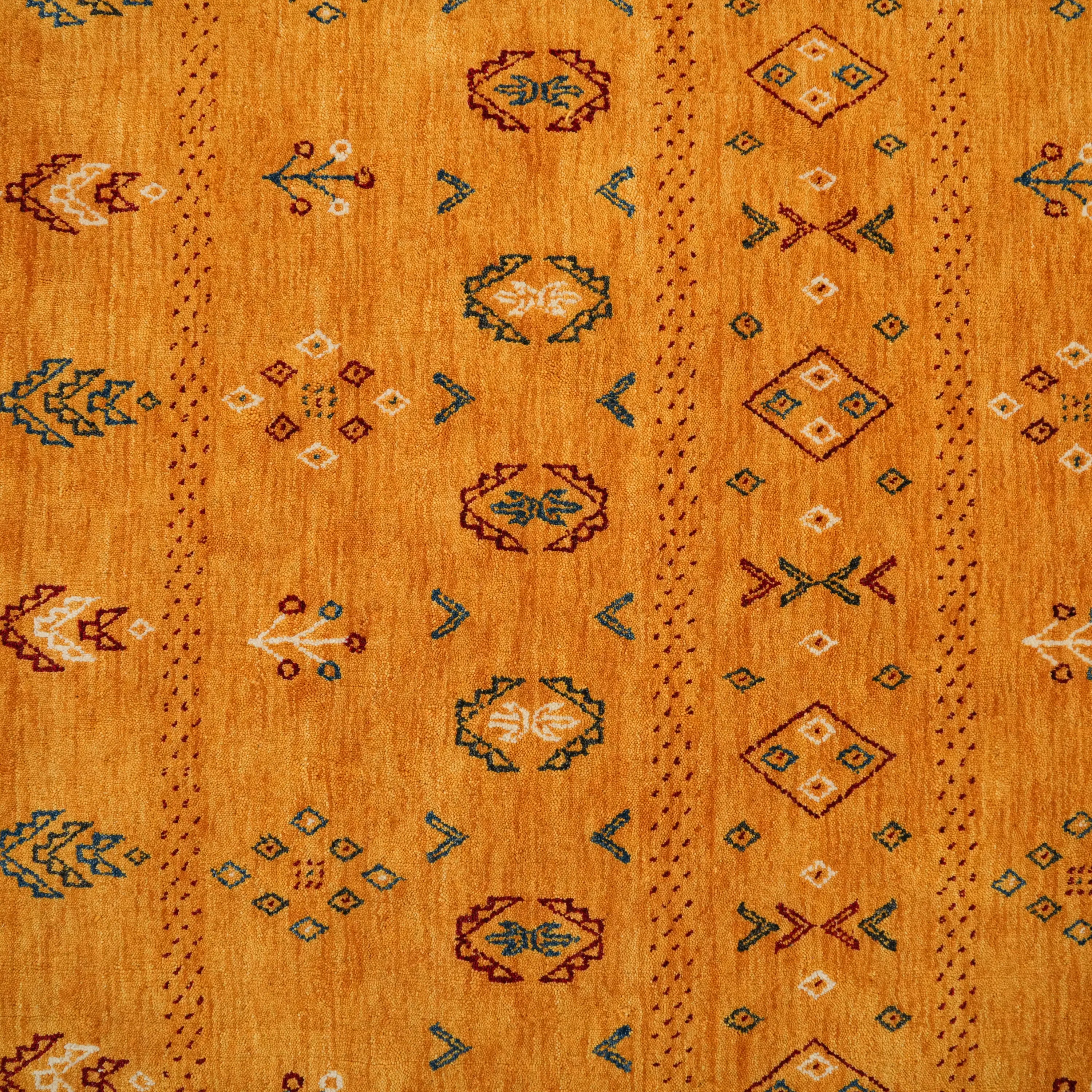 Urkum Serisi Otantik Desenli Sarı Yün Tezgah Dokuma Yuvarlak Halı