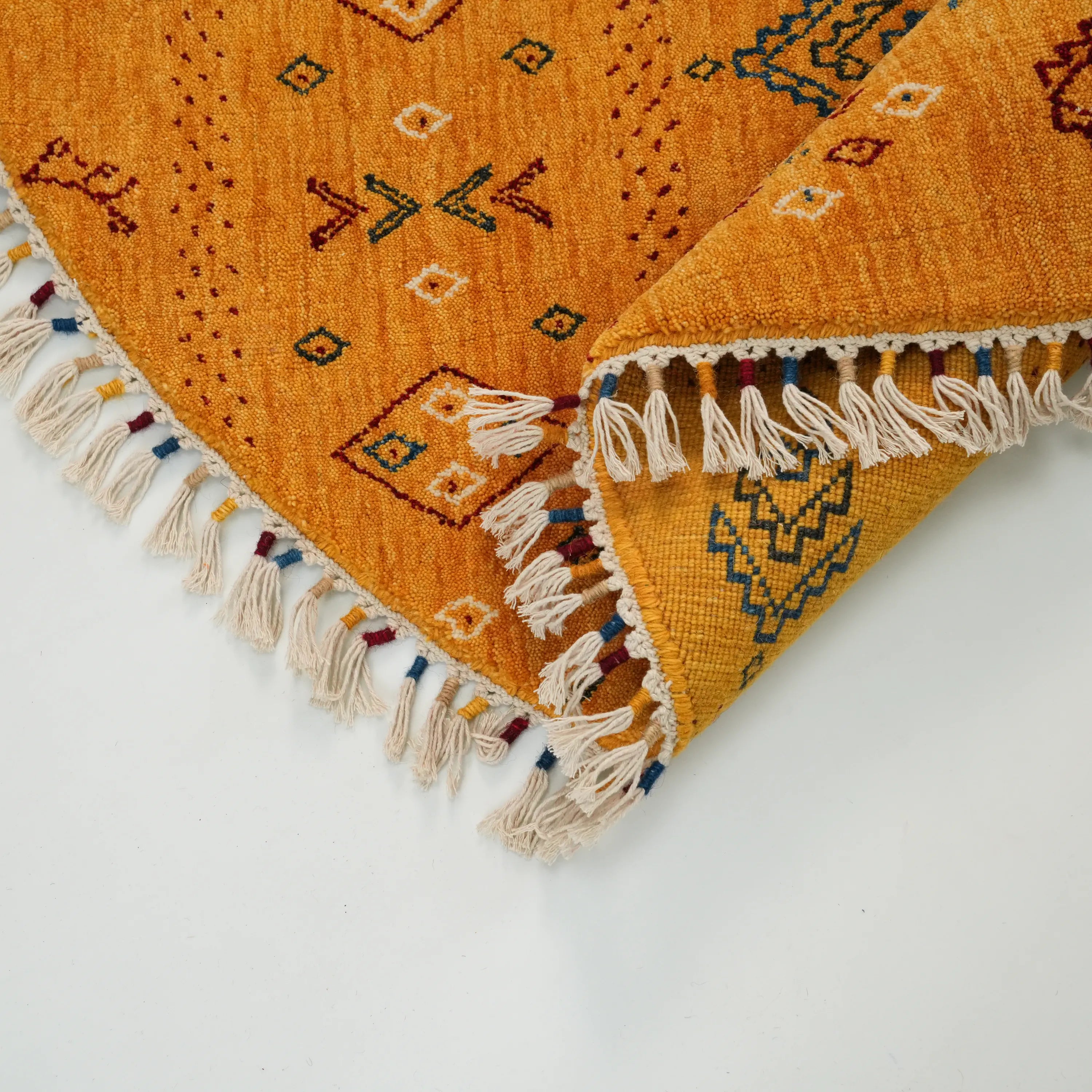 Urkum Serisi Otantik Desenli Sarı Yün Tezgah Dokuma Yuvarlak Halı