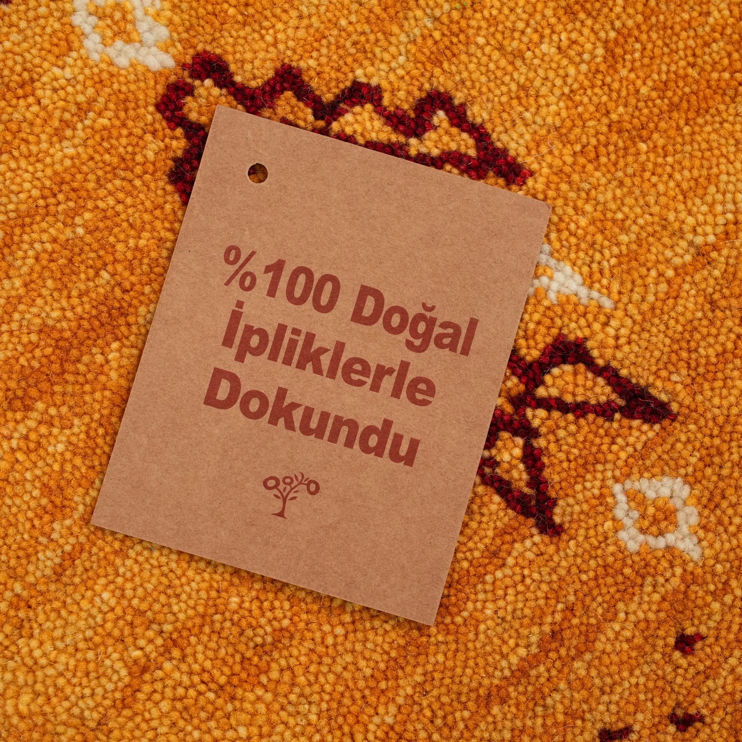 Urkum Serisi Otantik Desenli Sarı Yün Tezgah Dokuma Yuvarlak Halı