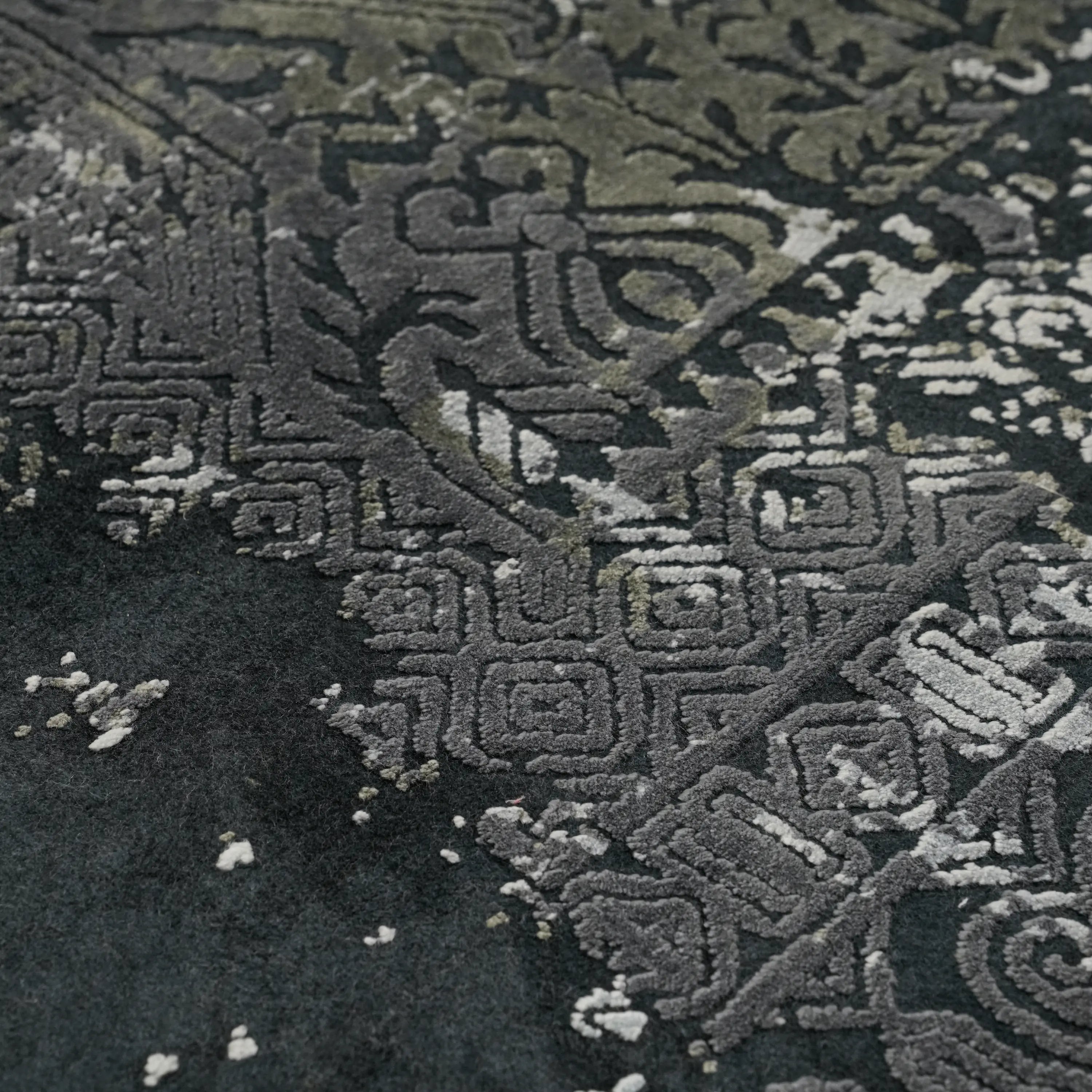 Vintage Desenli Antrasit Viskon Halı